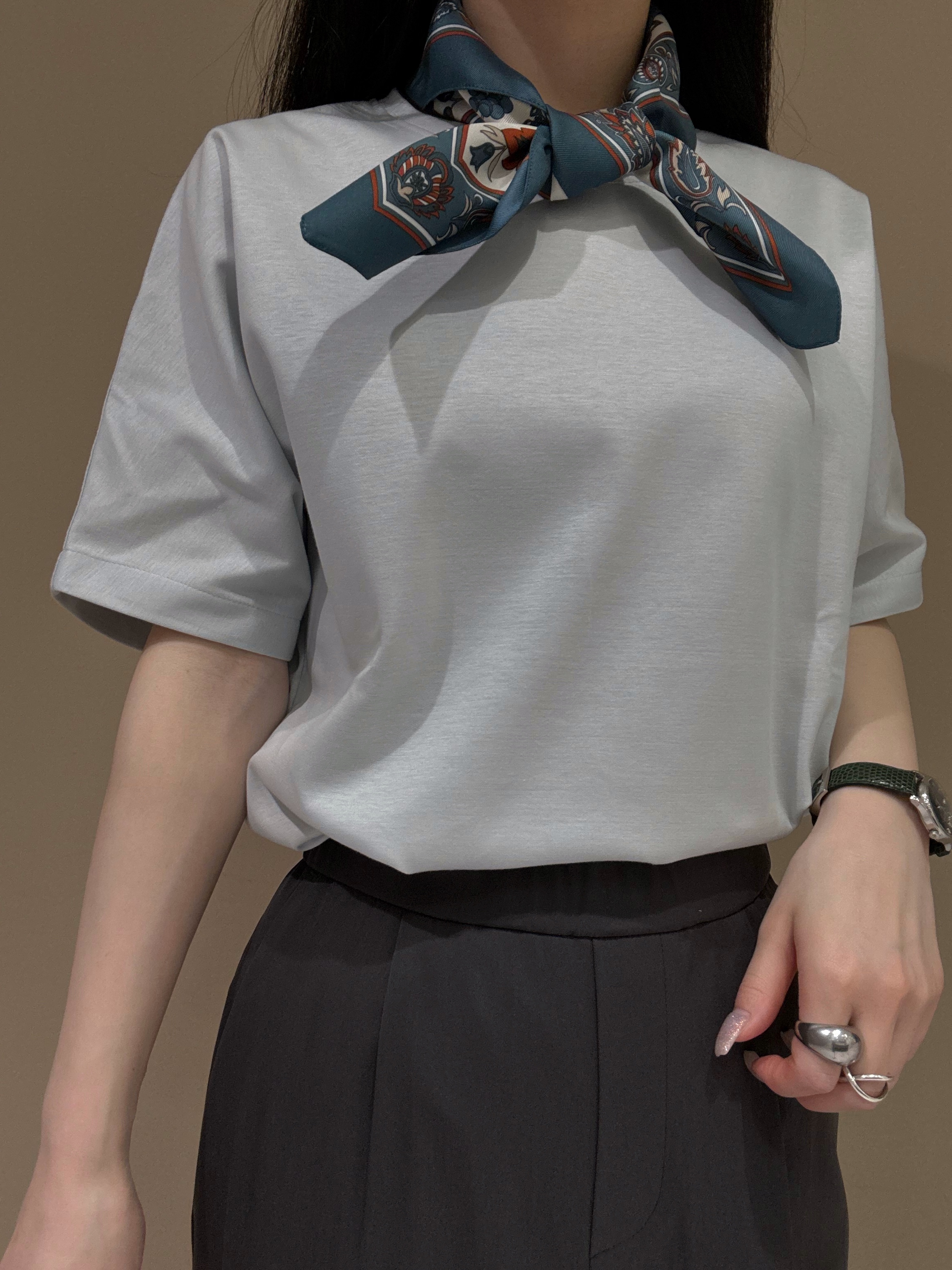 KEIKOさんの「INDIVI｜【汗ジミ防止／褒められTシャツ】上品カジュアル！ドルマンTシャツ」を使ったコーディネート