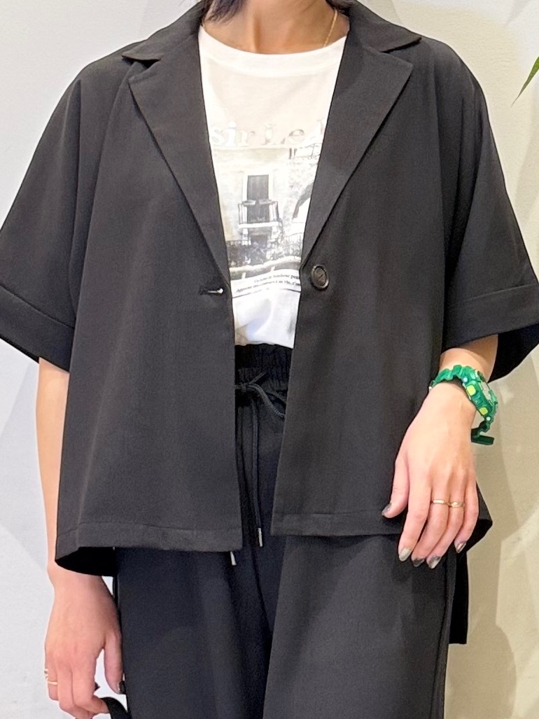 misakiさんの「SHOO･LA･RUE｜【セットアップ可/洗濯後しわになりにくい/S-LL】半袖とろみテーラードジャケット」を使ったコーディネート