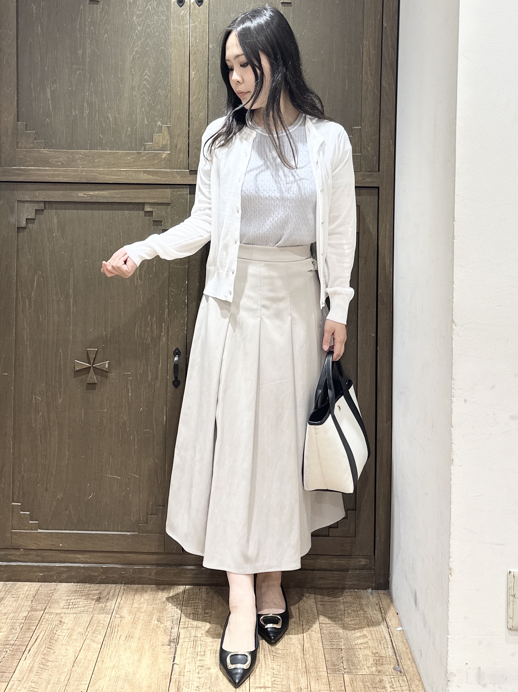 kanaさんの「index｜【接触冷感】ビジューボタンカーディガン《抗ピリング／洗濯機OK》」を使ったコーディネート