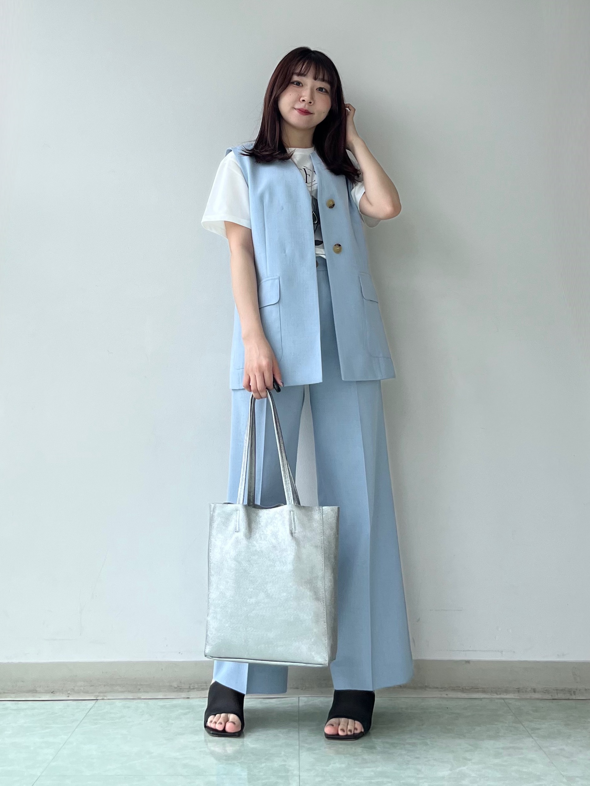KAHOさんの「UNTITLED｜【セットアップ可/UV/接触冷感】スラブキーネックジレ」を使ったコーディネート