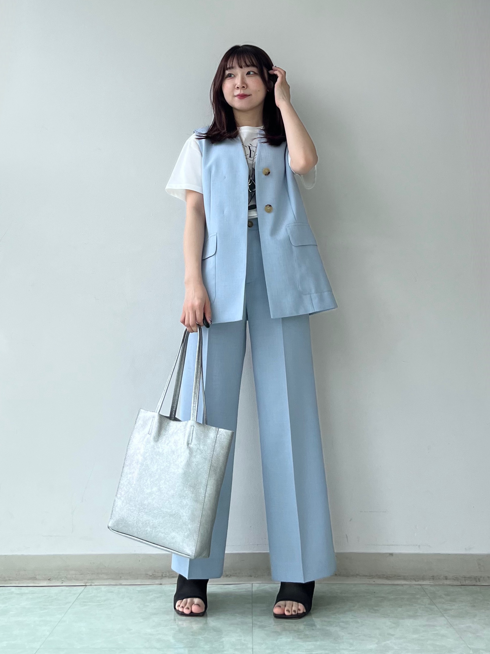 KAHOさんの「UNTITLED｜【セットアップ可/UV/接触冷感】スラブキーネックジレ」を使ったコーディネート