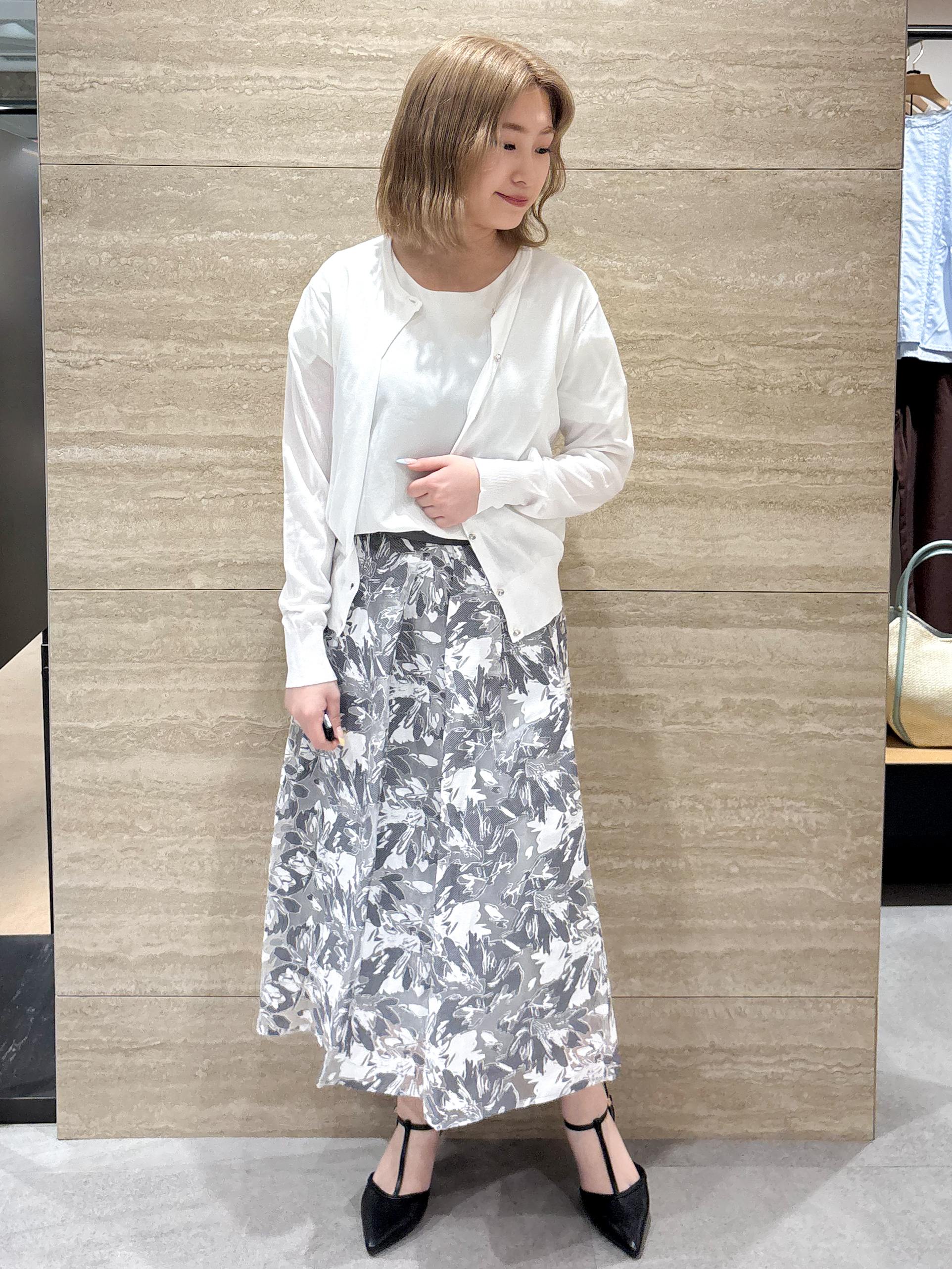 ふうかさんの「index｜【接触冷感】ビジューボタンカーディガン《抗ピリング／洗濯機OK》」を使ったコーディネート
