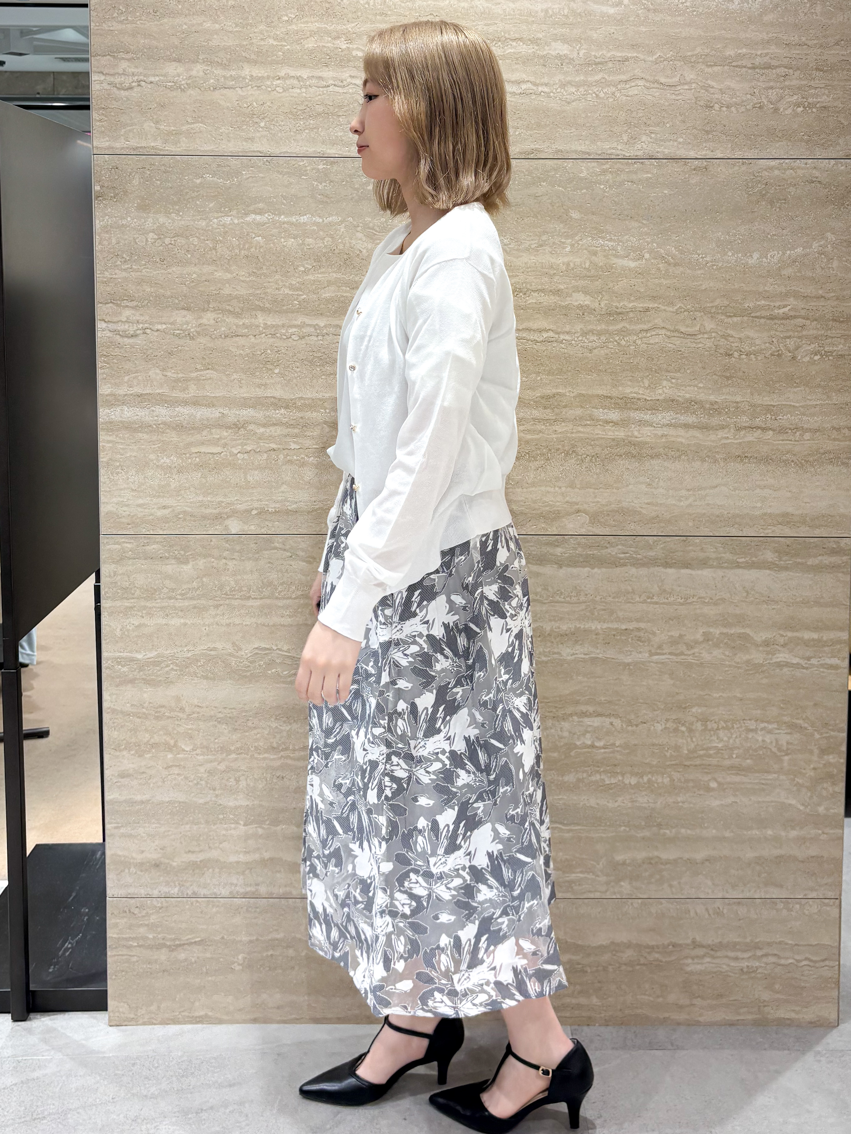 ふうかさんの「index｜【接触冷感】ビジューボタンカーディガン《抗ピリング／洗濯機OK》」を使ったコーディネート
