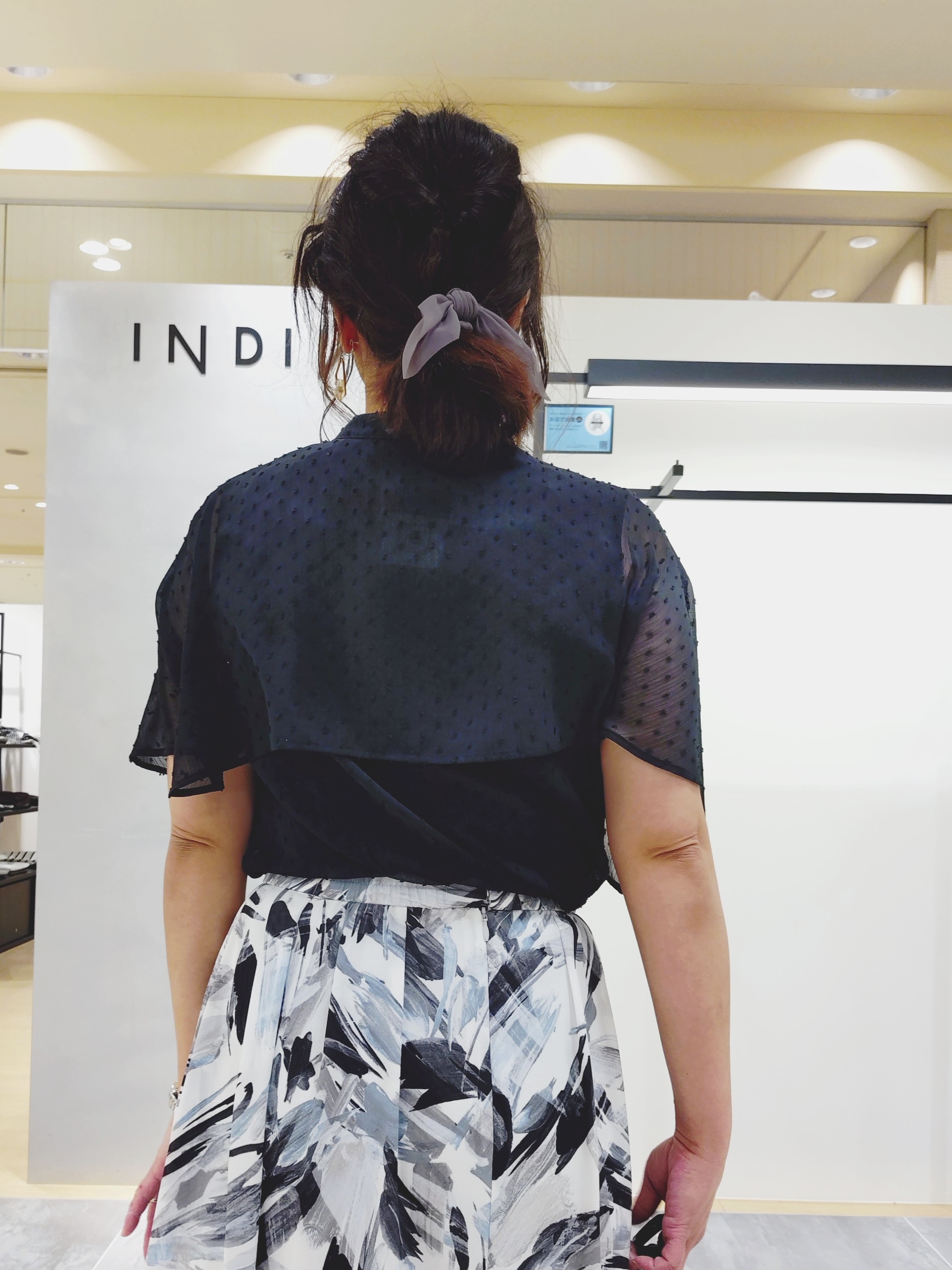 TOMOMIさんの「INDIVI｜【接触冷感／透湿／着る日傘】ノーカラージャケット」を使ったコーディネート
