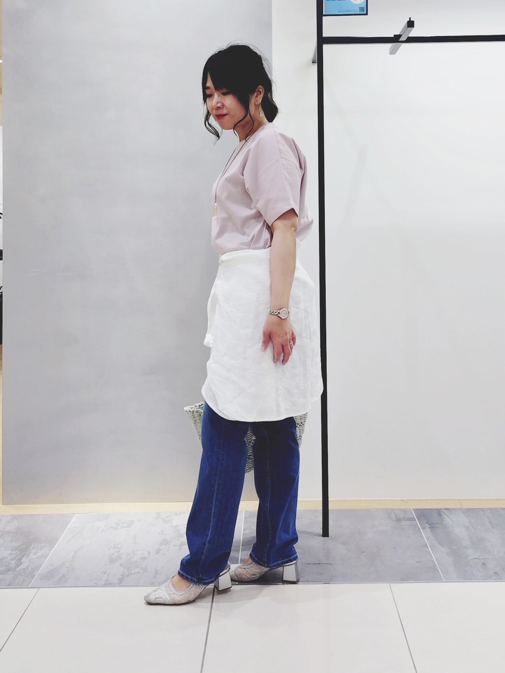 TOMOMIさんの「INDIVI｜【汗ジミ防止／褒められTシャツ】上品カジュアル！ドルマンTシャツ」を使ったコーディネート
