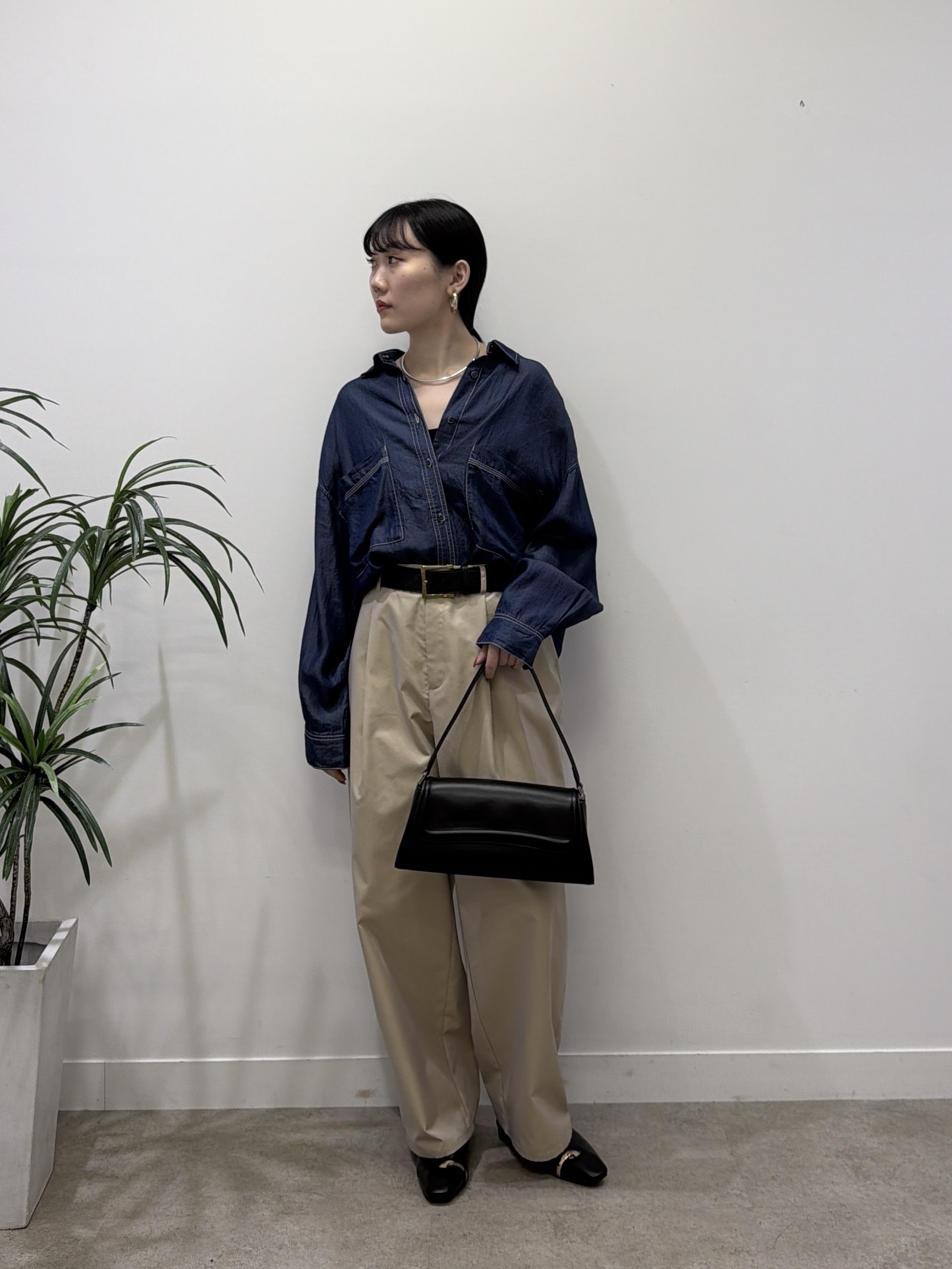 rinaさんの「INDIVI｜デニムシャツ」を使ったコーディネート