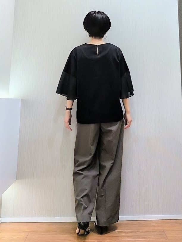 ミズタさんの「UNTITLED｜◆【楽な穿き心地/UV/接触冷感】クリーンワイドパンツ」を使ったコーディネート