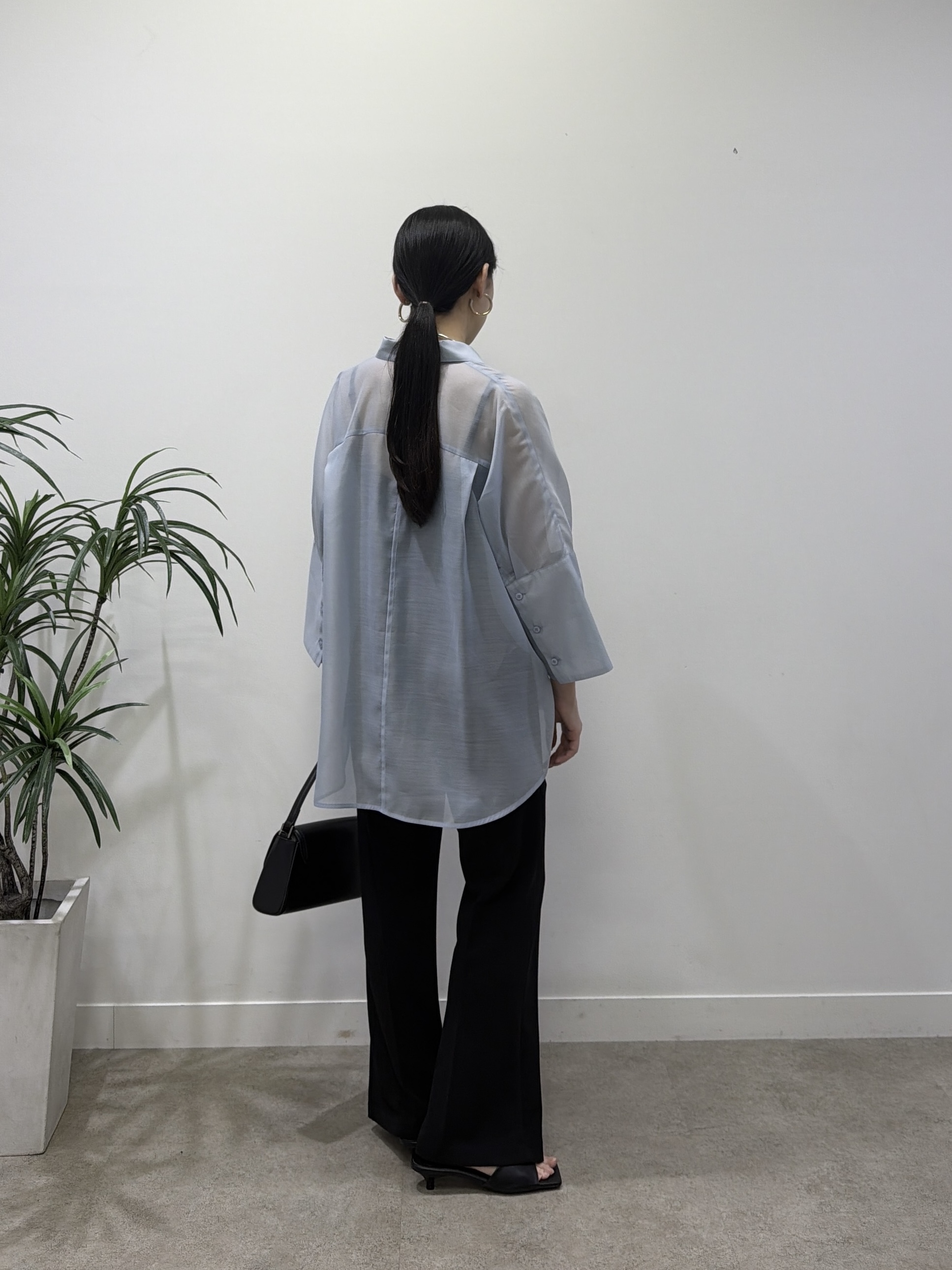 rinaさんの「INDIVI｜【接触冷感】シアーコクーンブラウス」を使ったコーディネート