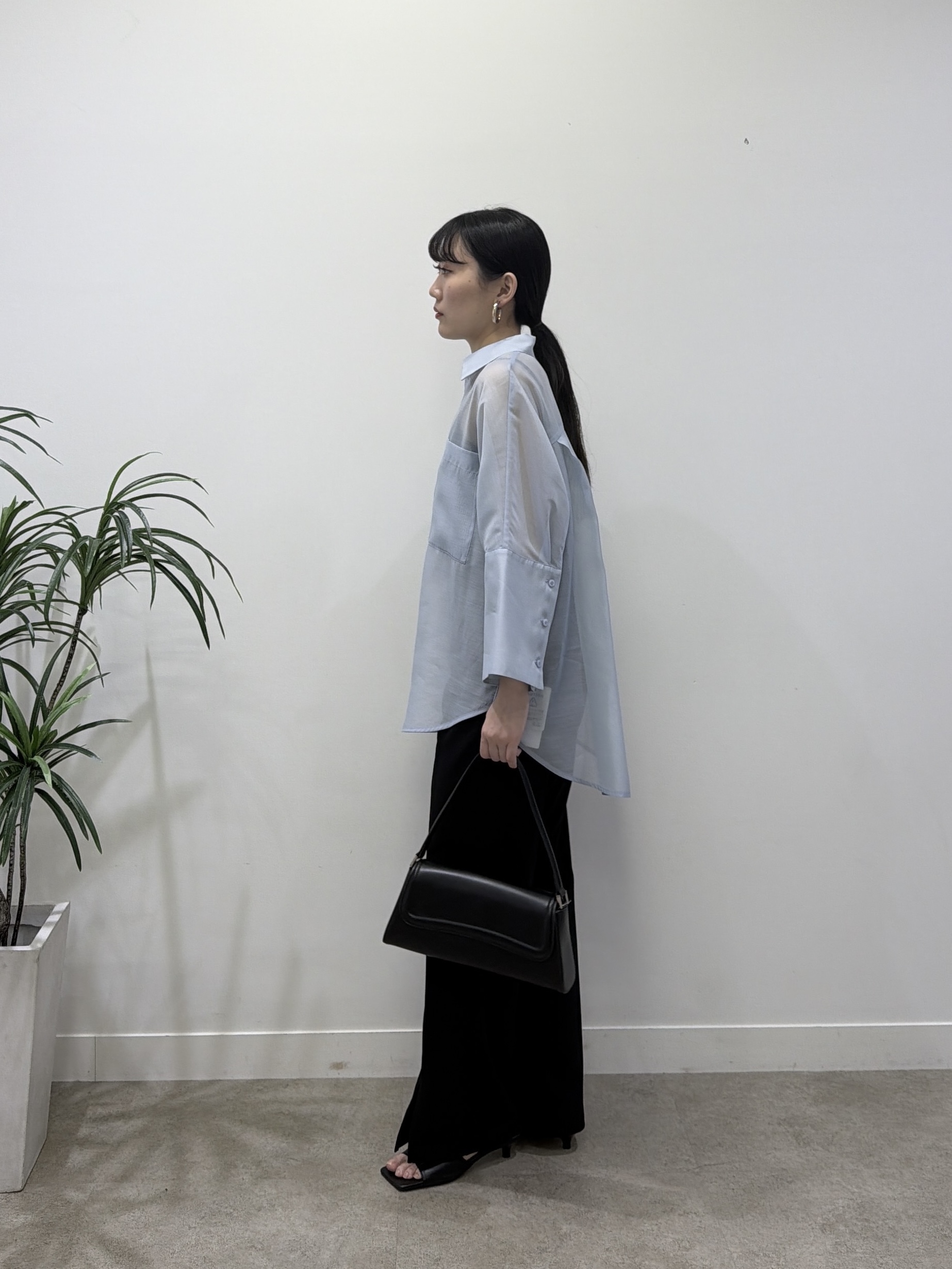 rinaさんの「INDIVI｜【接触冷感】シアーコクーンブラウス」を使ったコーディネート