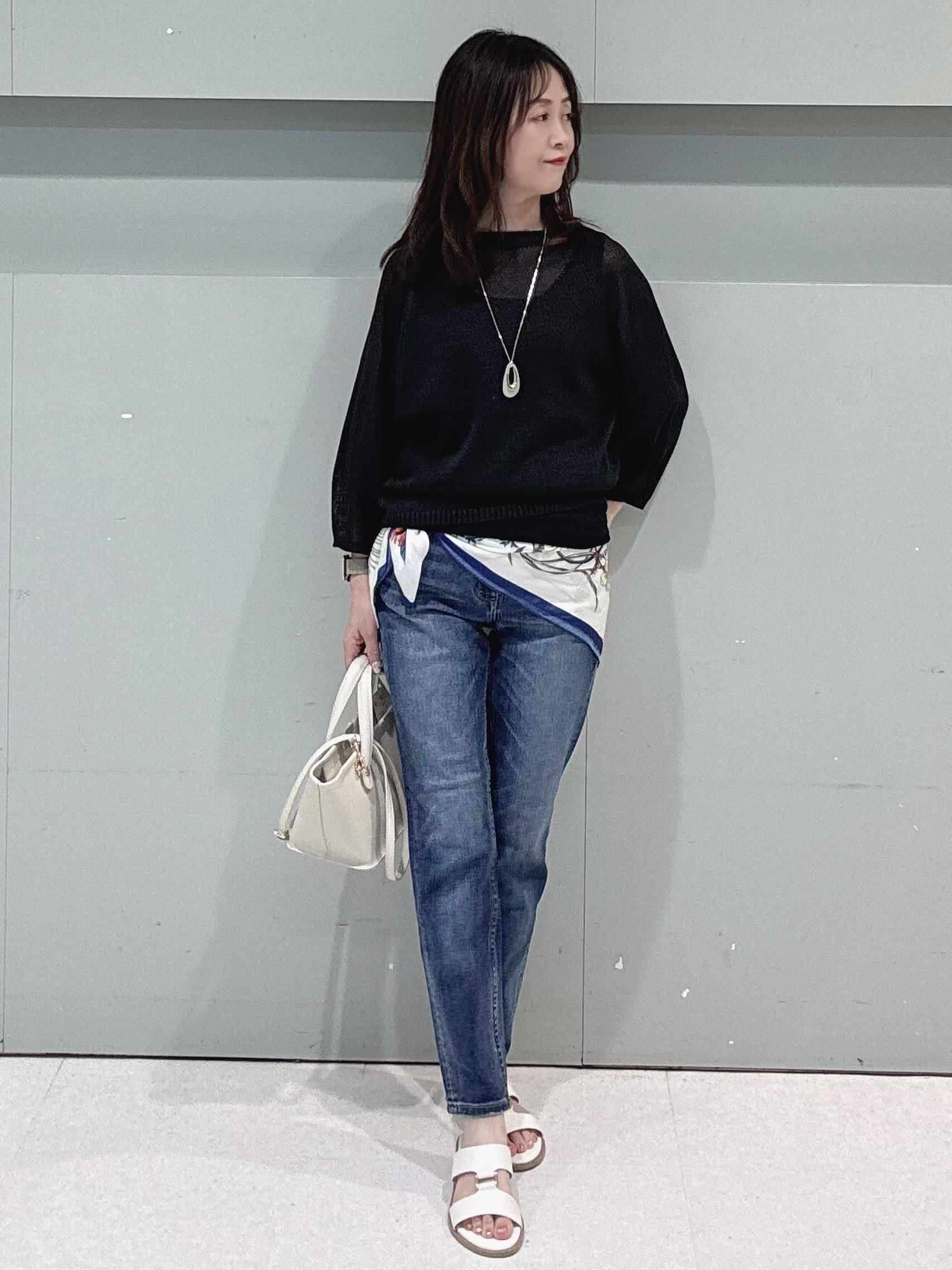 makiさんの「UNTITLED｜【洗える/ゆったり】クルーネックドライニット」を使ったコーディネート