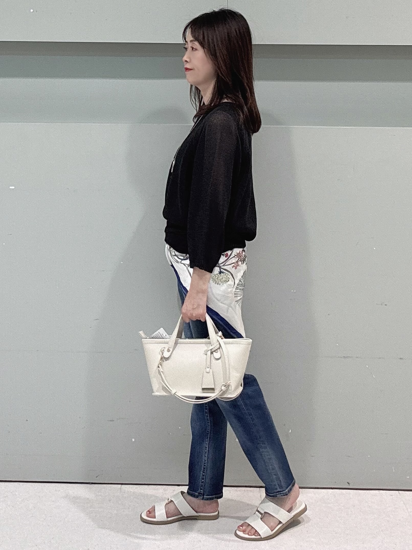 makiさんの「UNTITLED｜【洗える/ゆったり】クルーネックドライニット」を使ったコーディネート