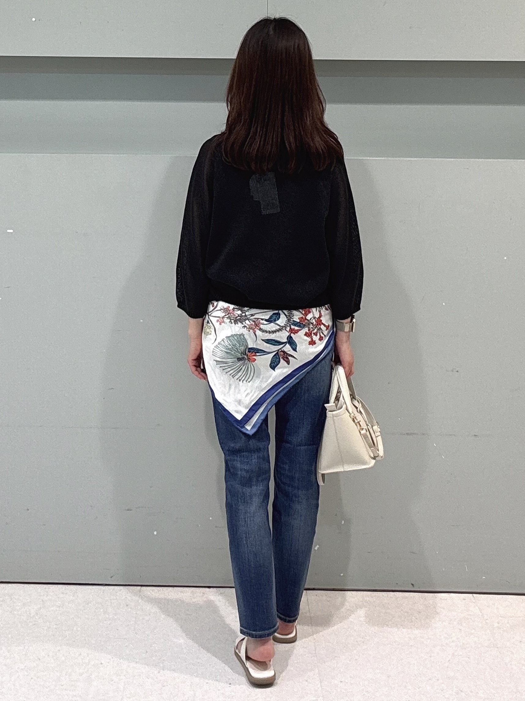 makiさんの「UNTITLED｜【洗える/ゆったり】クルーネックドライニット」を使ったコーディネート