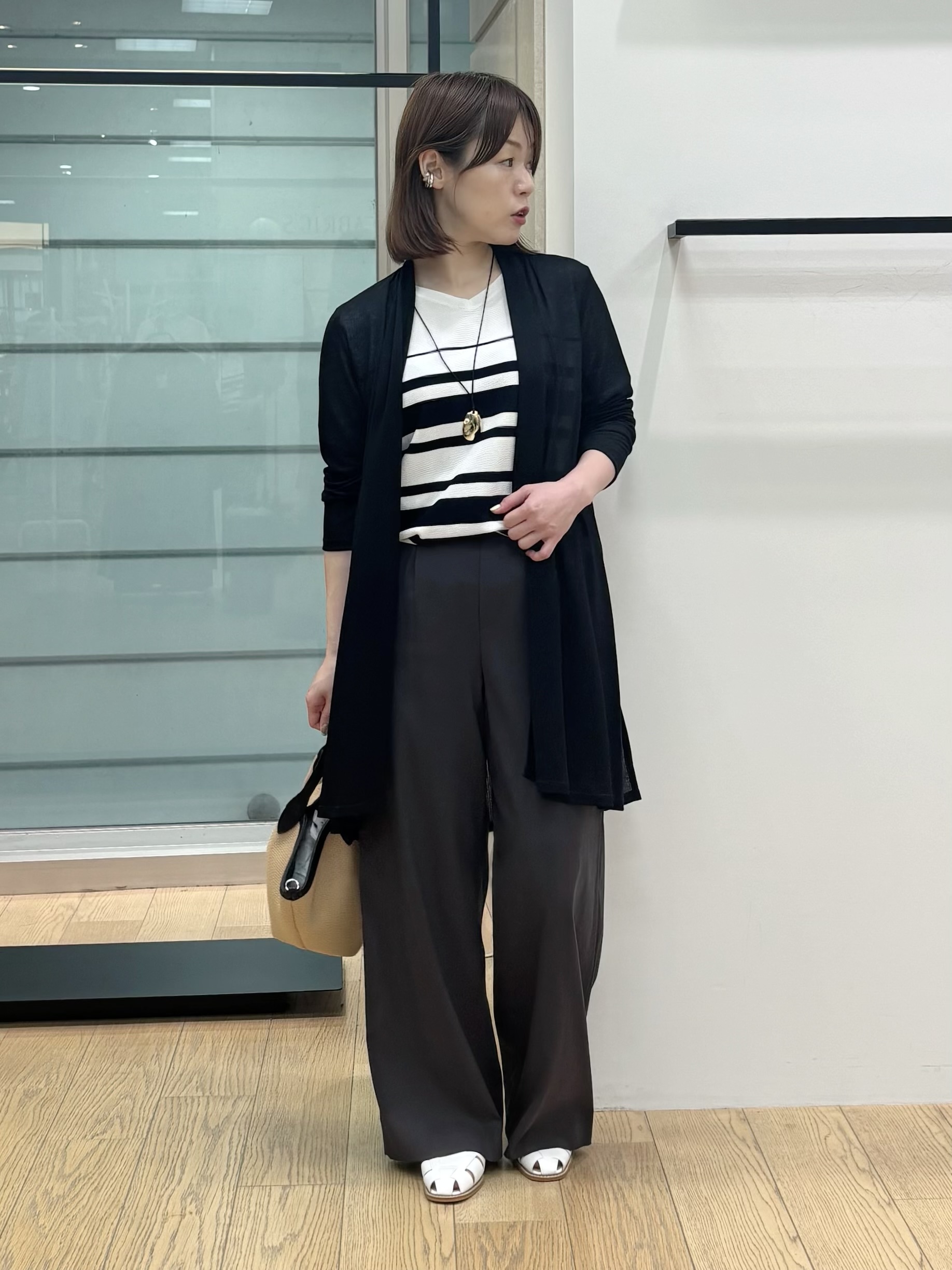 asamiさんの「INDIVI｜【洗える】ガーター編みVネックニットT」を使ったコーディネート