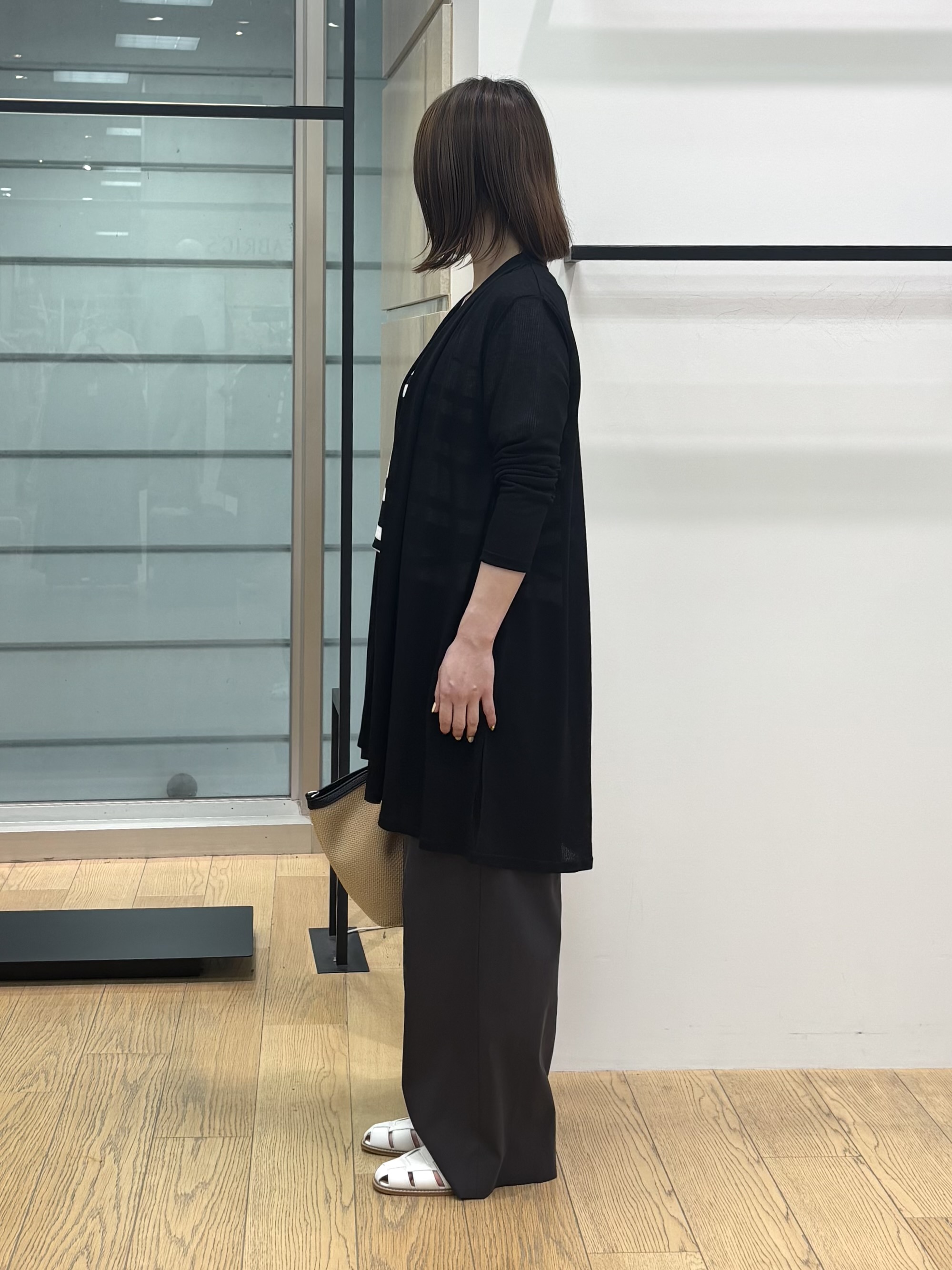 asamiさんの「INDIVI｜【洗える】ガーター編みVネックニットT」を使ったコーディネート