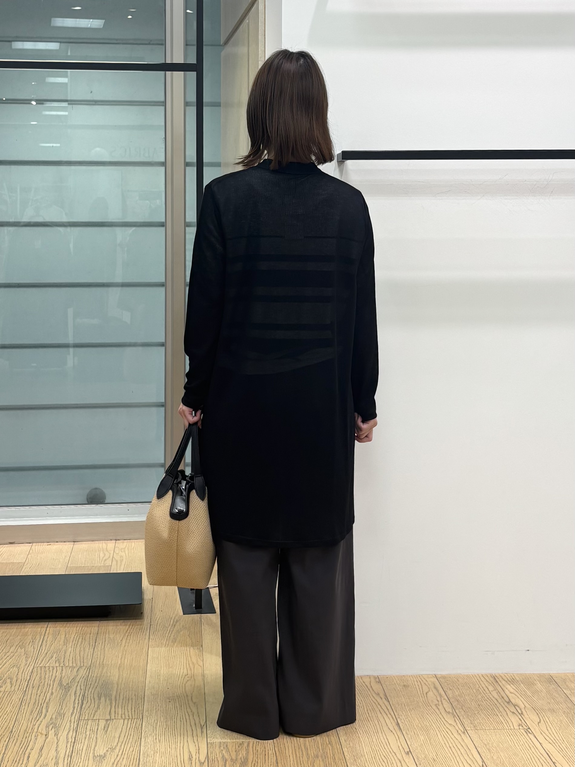 asamiさんの「INDIVI｜【洗える】ガーター編みVネックニットT」を使ったコーディネート