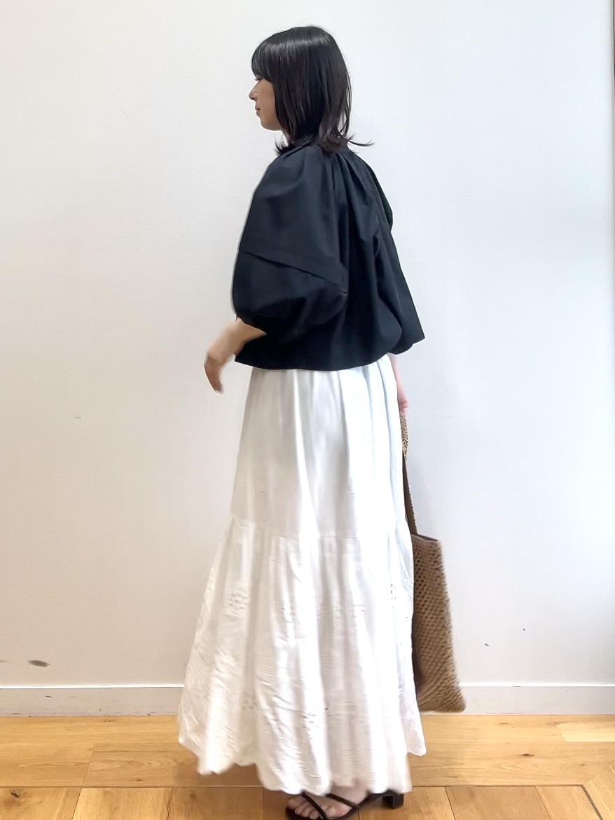 RINAさんの「OPAQUE.CLIP｜ボリュームスリーブ前リボンブラウス【洗濯機OK】」を使ったコーディネート