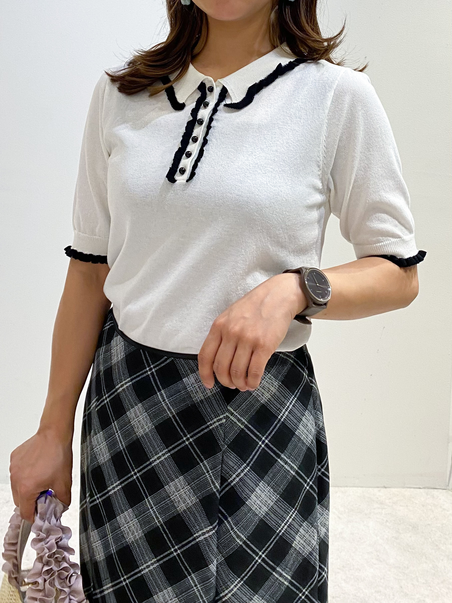 ちぃさんの「OPAQUE.CLIP｜ミニフリル衿付きポロニット【洗濯機OK／抗ピル】」を使ったコーディネート