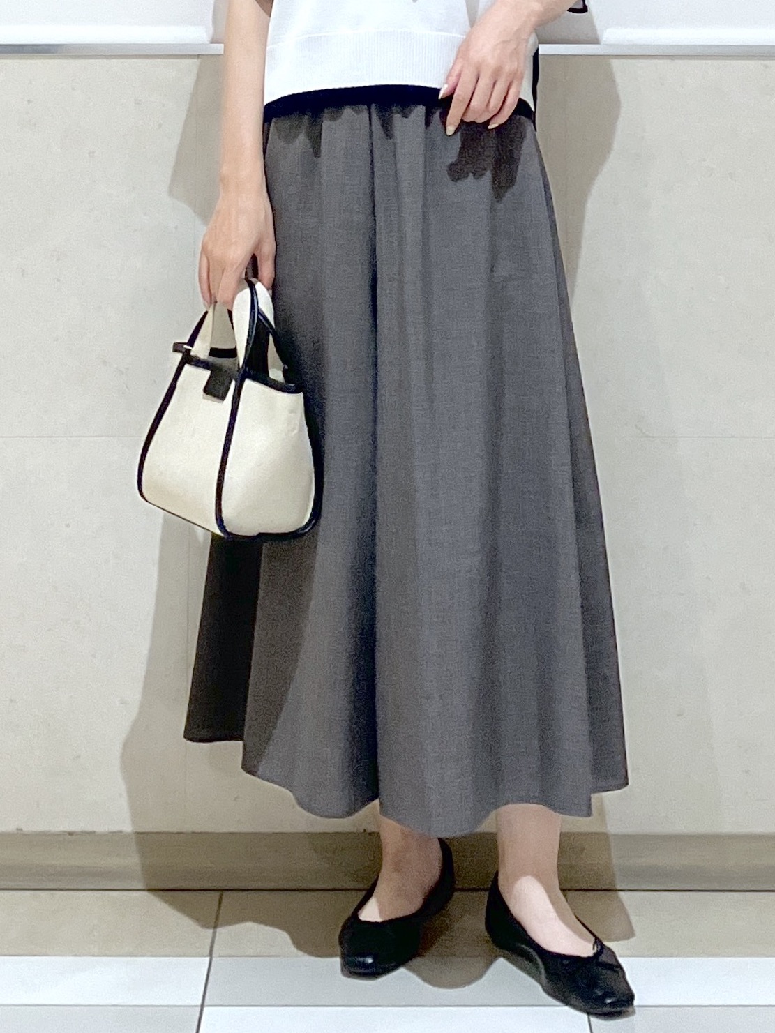 eriko さんの「Dessin｜【洗える】バイカラーボクシーシルエットニット」を使ったコーディネート
