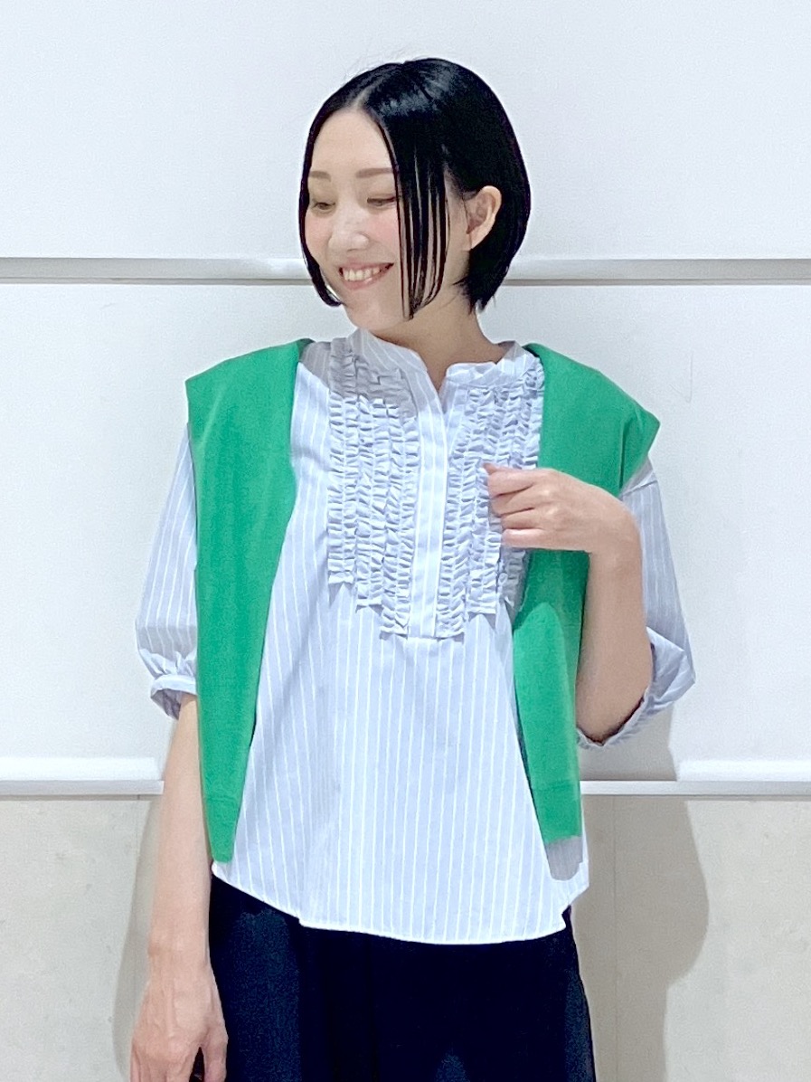 eriko さんの「Dessin｜【着映え/洗える】フロントフリル五分袖ブラウス」を使ったコーディネート