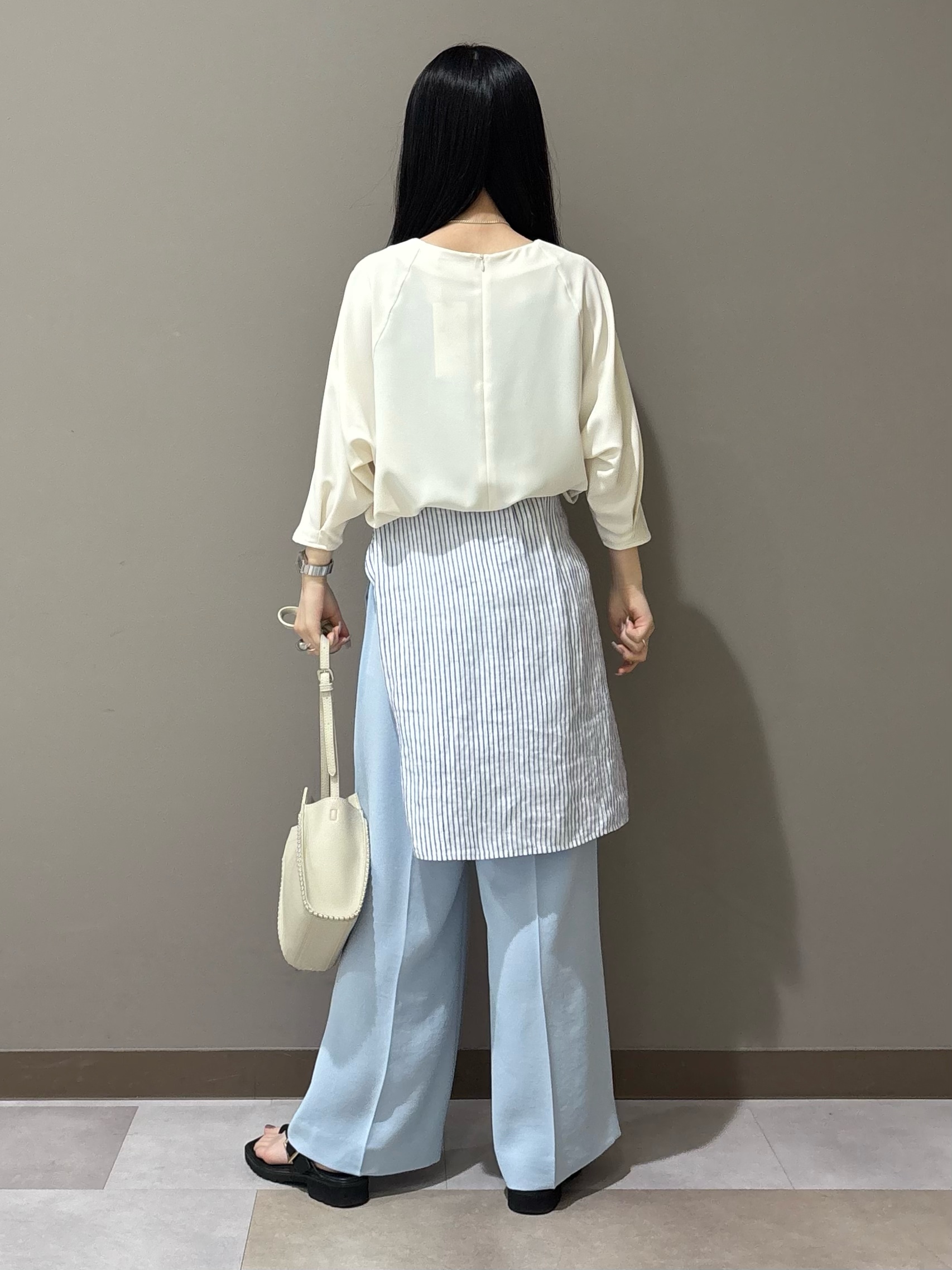 KEIKOさんの「INDIVI｜【接触冷感／透湿／着る日傘】ドルマントップス」を使ったコーディネート