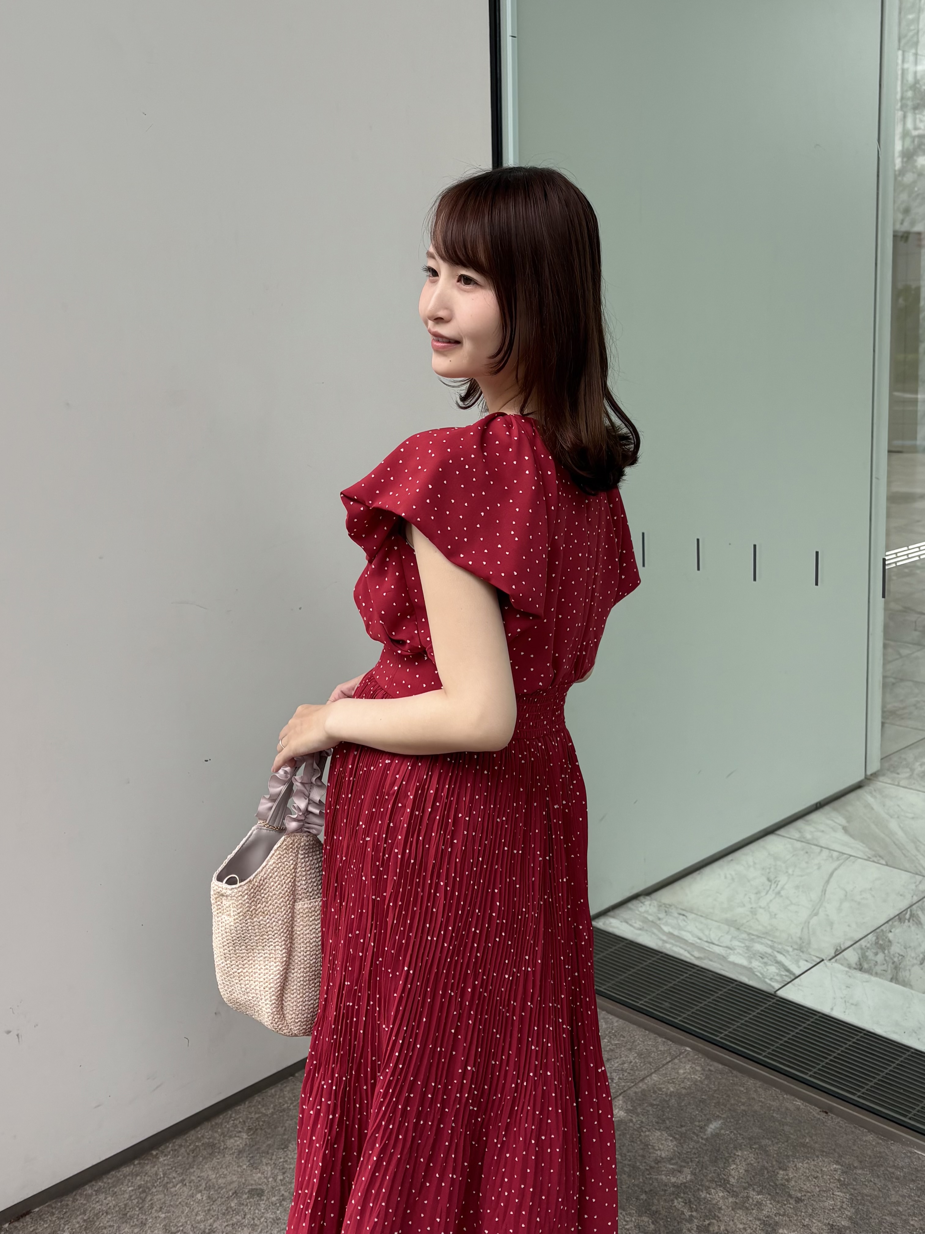 みさかさんの「index｜ハートドットバルーンスリーブワンピース【洗濯機OK／イージーアイロン】」を使ったコーディネート