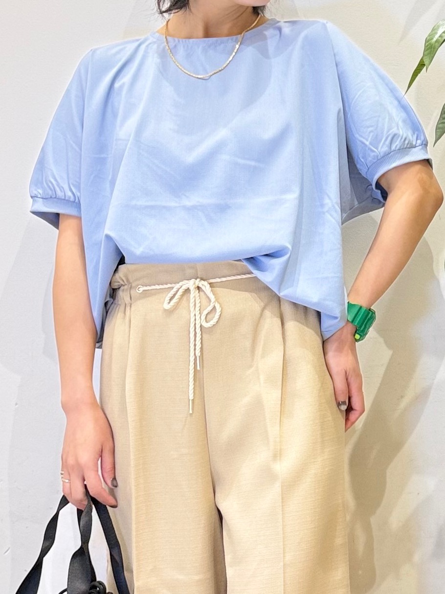 misakiさんの「SHOO･LA･RUE｜【洗濯後しわになりにくい】インせず着られる さらっとタッチのドルマンブラウス」を使ったコーディネート