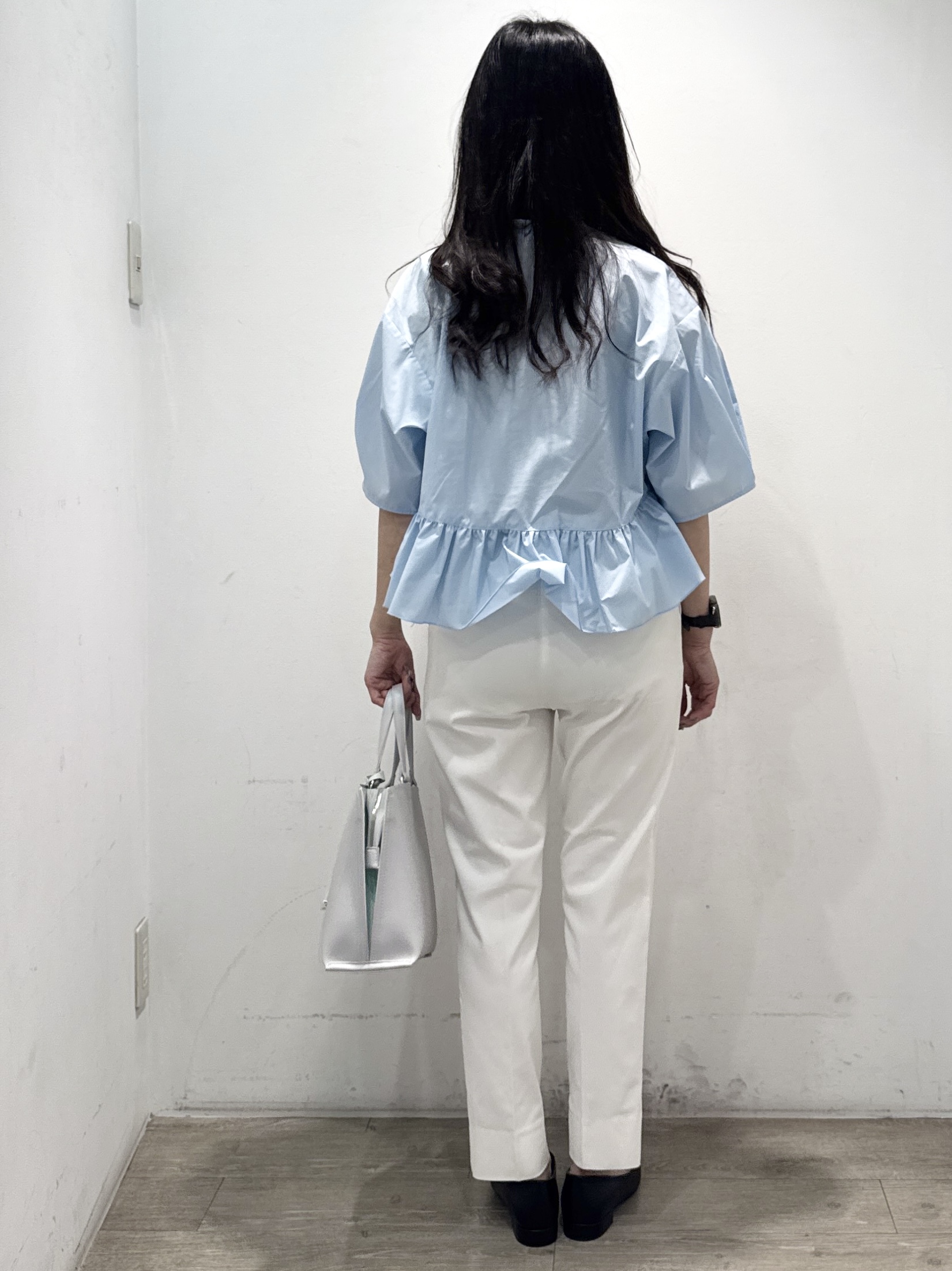 yuicciさんの「OPAQUE.CLIP｜フリルペプラムシャツブラウス【洗濯機OK】」を使ったコーディネート