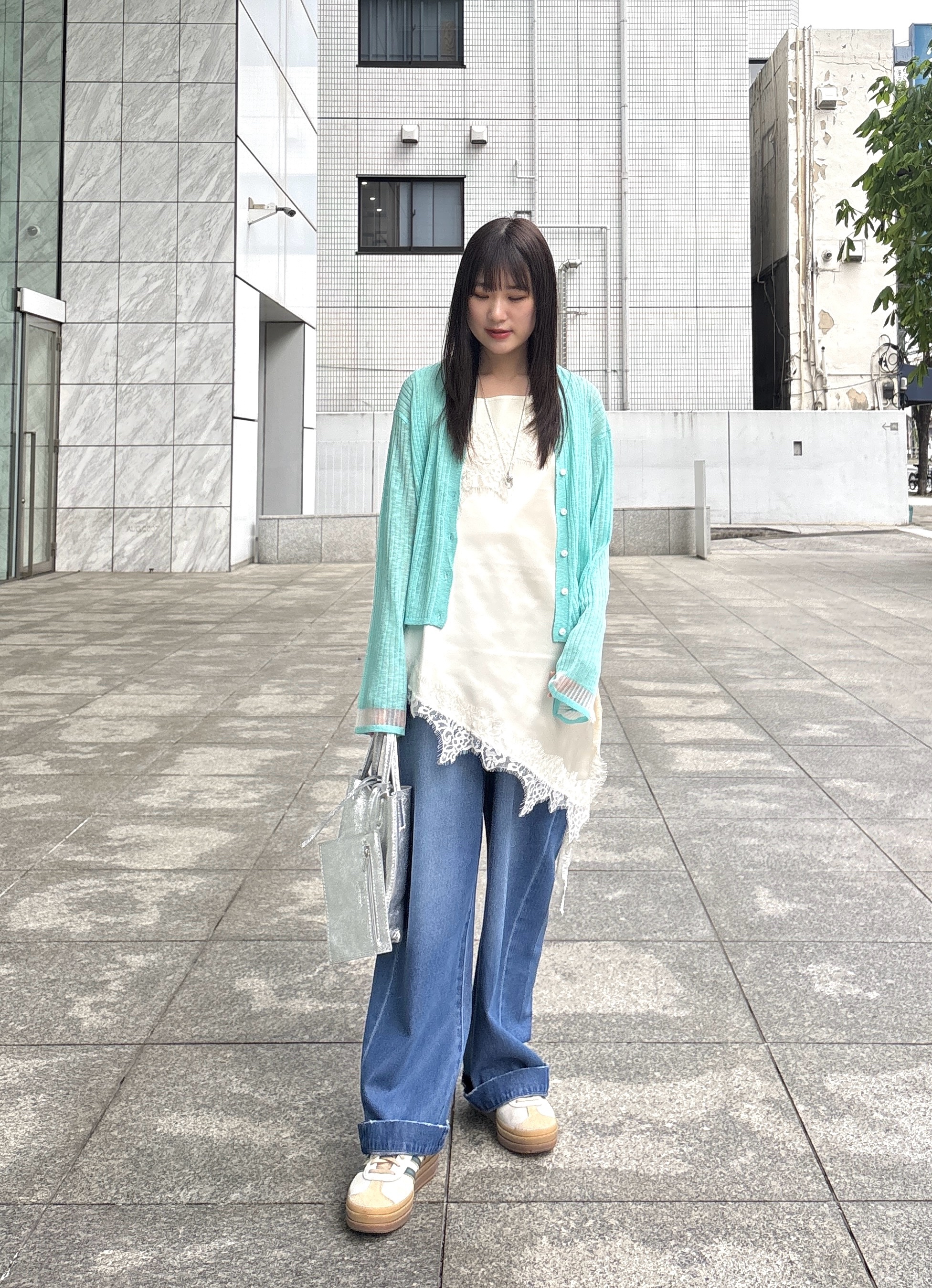 Renoさんの「INDIVI｜シアーフレアスリーブカーディガン【接触冷感】」を使ったコーディネート