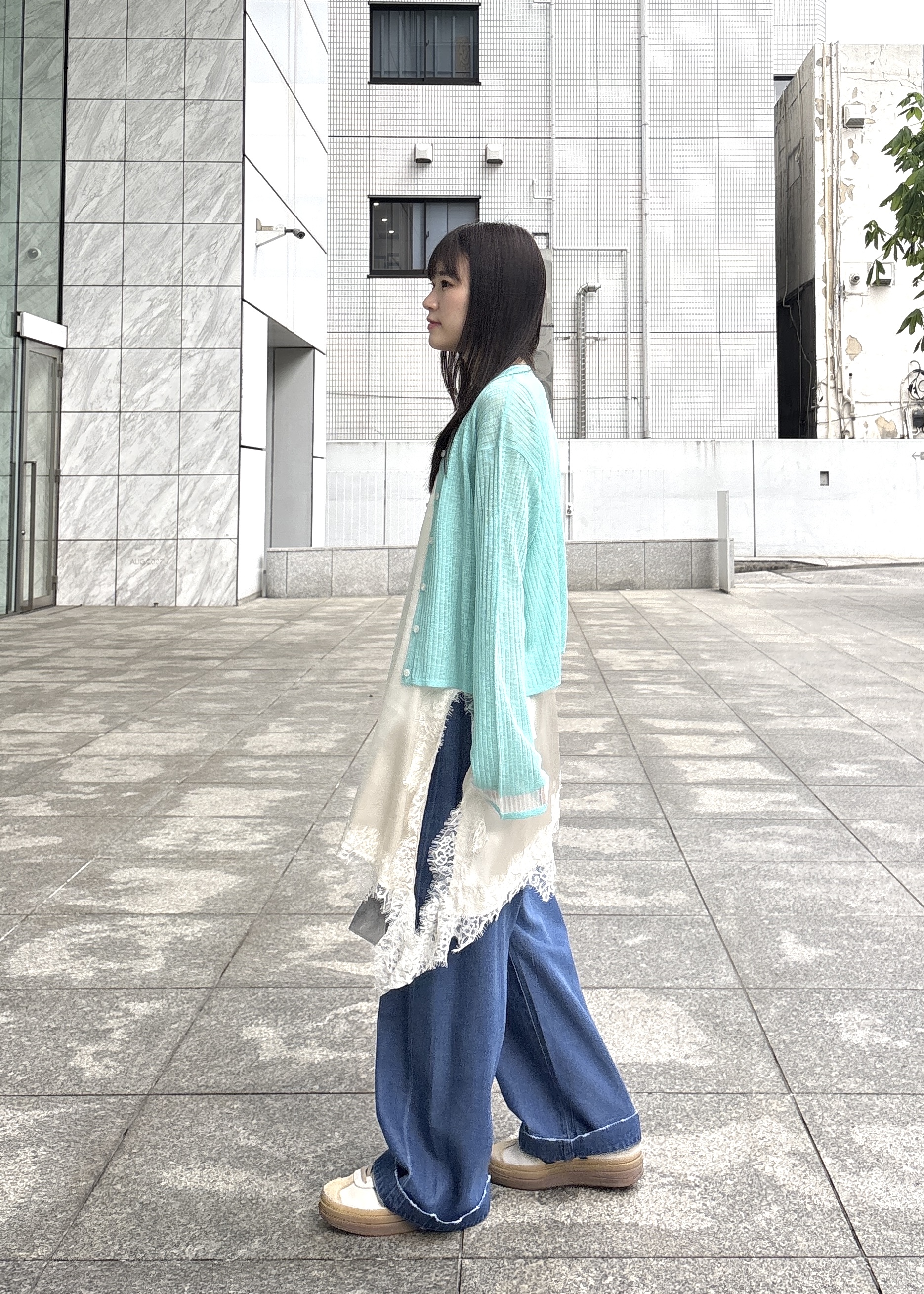 Renoさんの「INDIVI｜シアーフレアスリーブカーディガン【接触冷感】」を使ったコーディネート