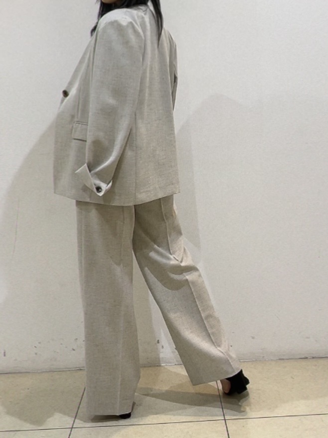 watanabeさんの「UNTITLED｜◆【さらりと快適/セットアップ可/UV/接触冷感】スラブカラーレスジャケット」を使ったコーディネート