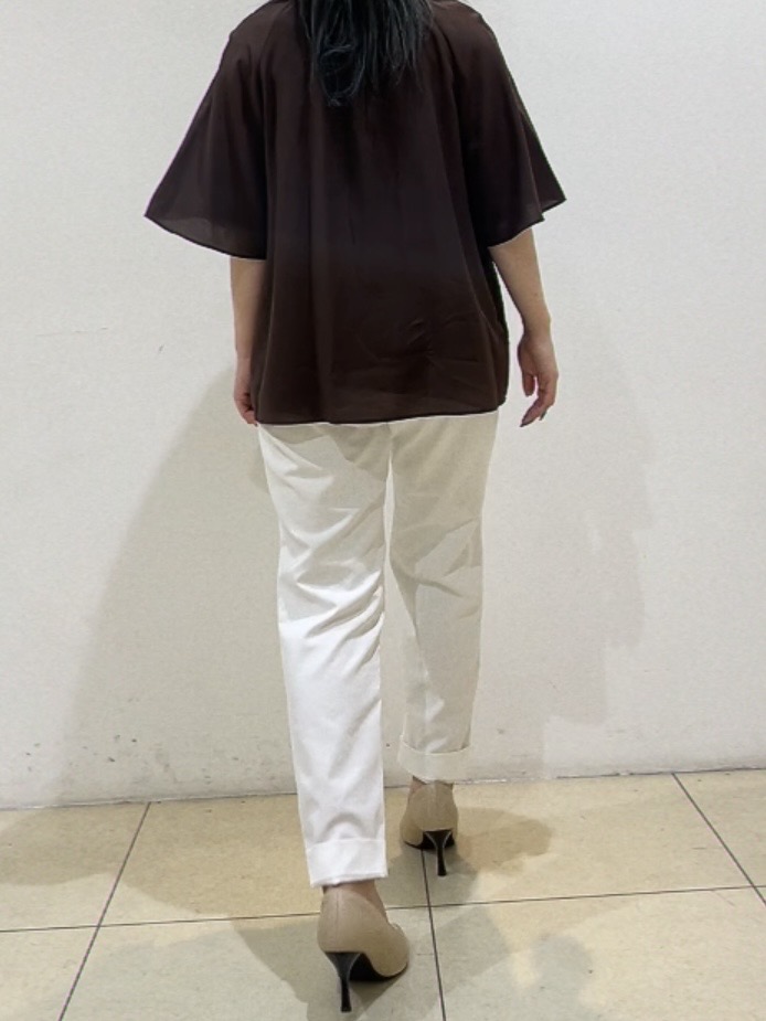 watanabeさんの「UNTITLED｜【シアー/首元フリル】シルキーシフォンブラウス」を使ったコーディネート