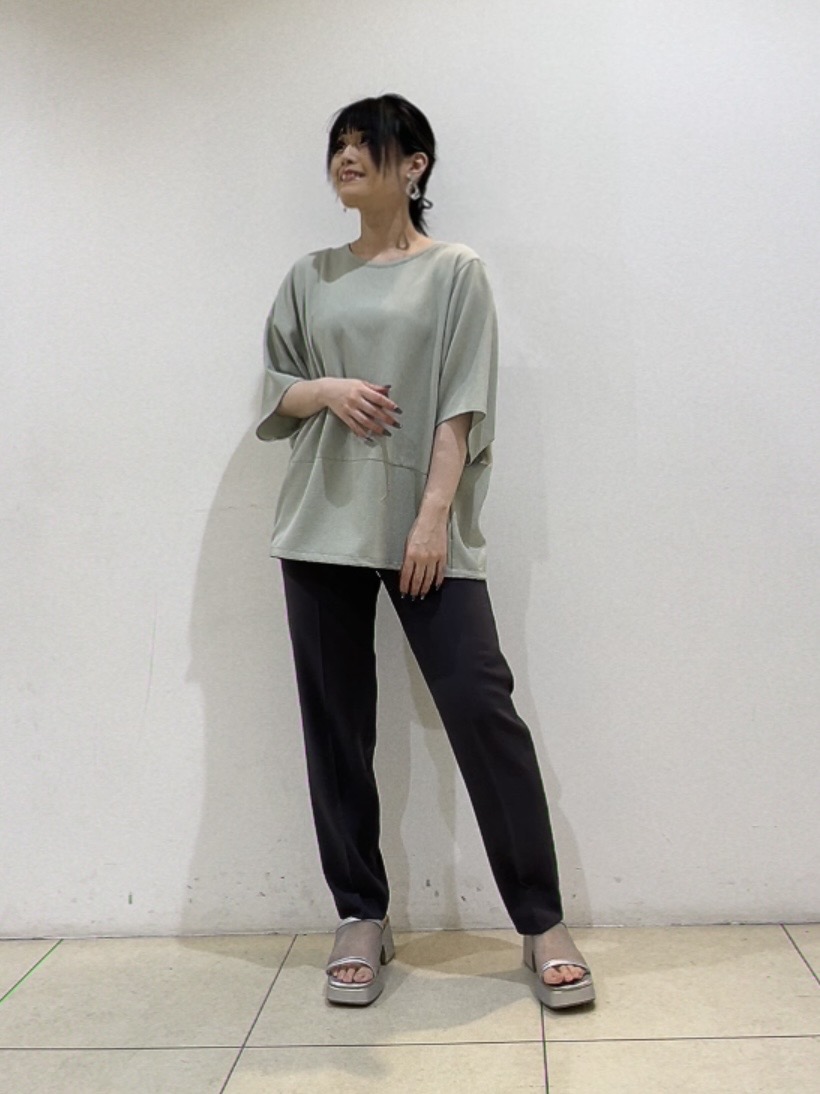 watanabeさんの「UNTITLED｜【洗える／2WAY／裾ドロスト付き】 ドルマンスリーブチュニックトップス」を使ったコーディネート