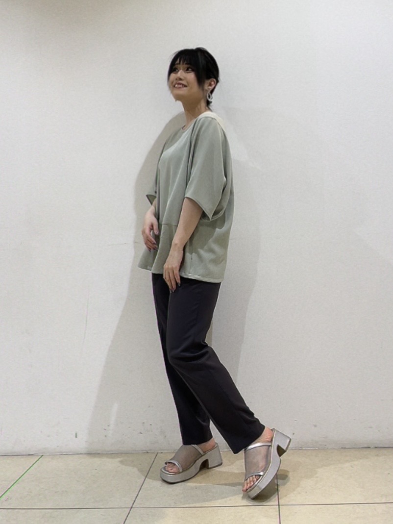 watanabeさんの「UNTITLED｜【洗える／2WAY／裾ドロスト付き】 ドルマンスリーブチュニックトップス」を使ったコーディネート