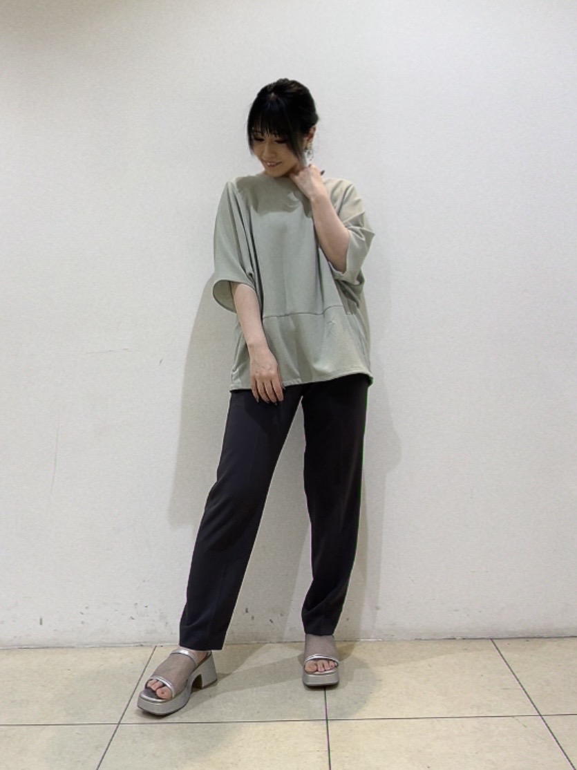 watanabeさんの「UNTITLED｜【洗える／2WAY／裾ドロスト付き】 ドルマンスリーブチュニックトップス」を使ったコーディネート