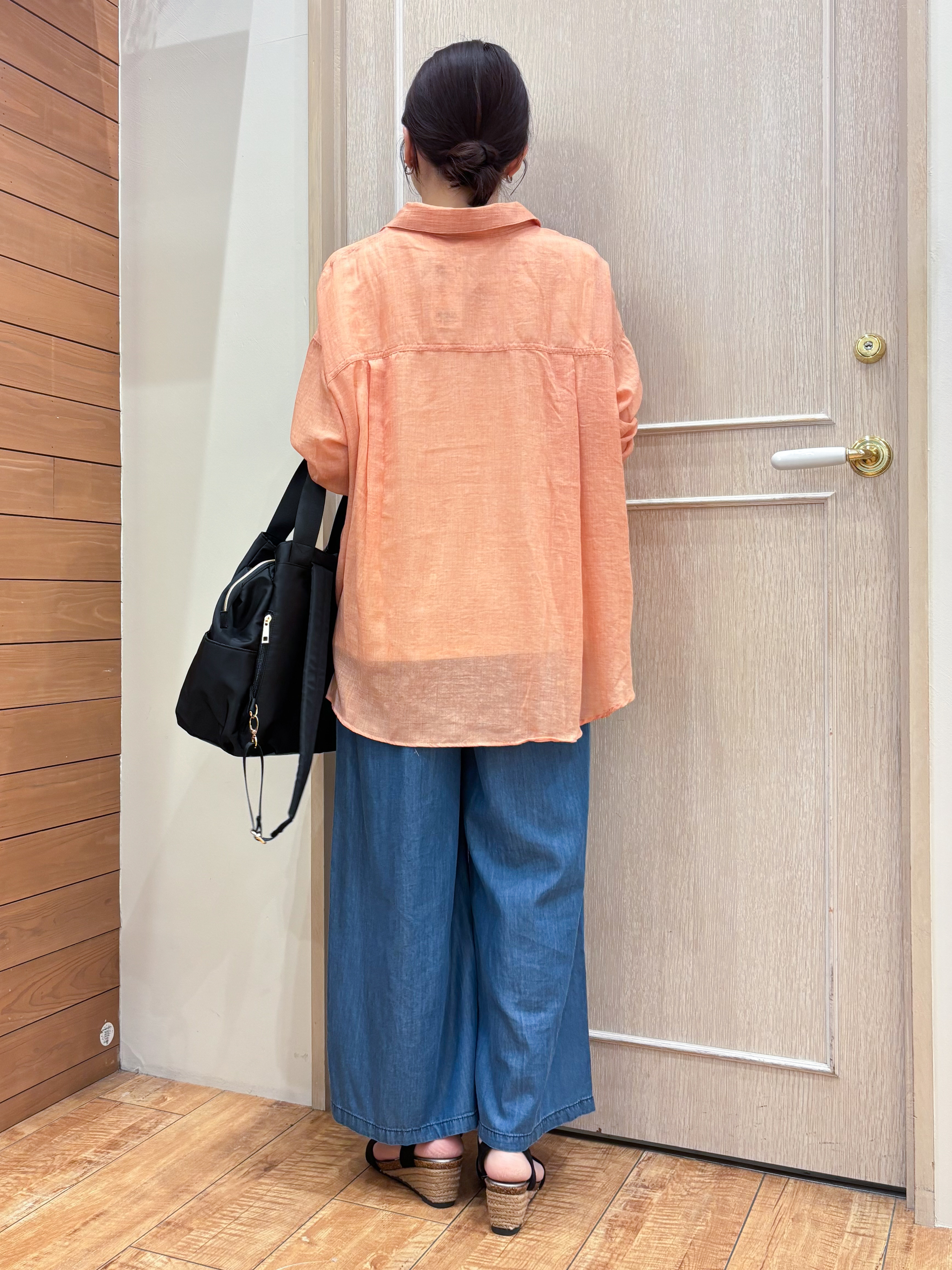 なみさんの「SHOO･LA･RUE｜【体型カバー】ふんわり質感 やわらかこなれシアーシャツ」を使ったコーディネート