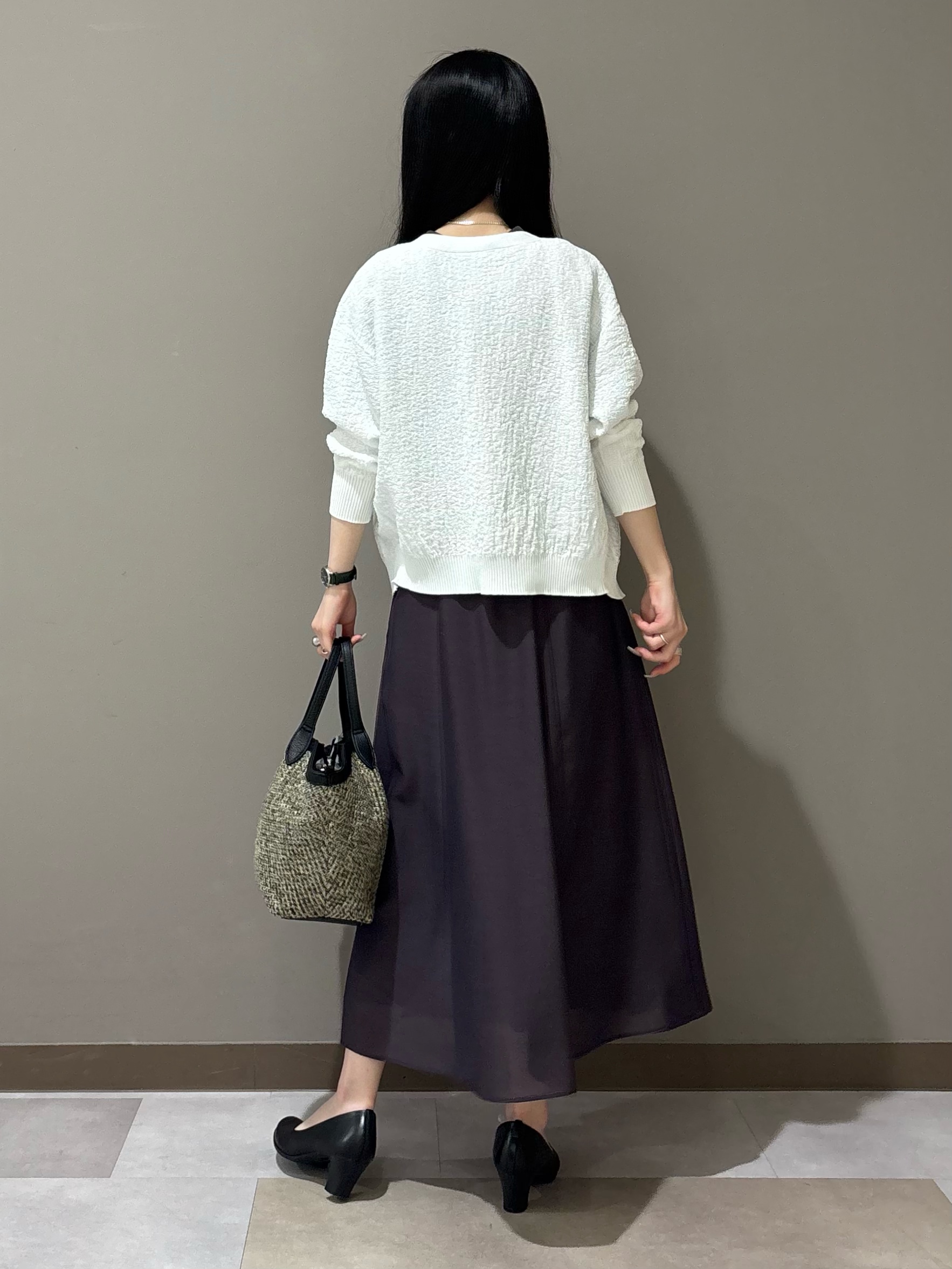 KEIKOさんの「INDIVI｜【前後2WAY／洗える】凹凸編地カーディガンニット」を使ったコーディネート