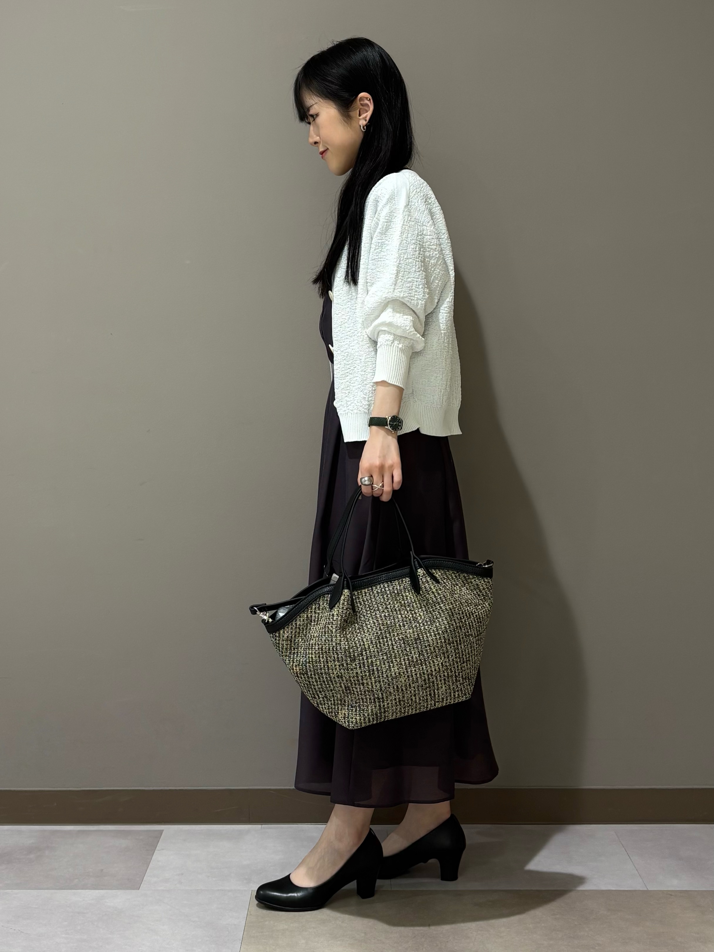 KEIKOさんの「INDIVI｜【前後2WAY／洗える】凹凸編地カーディガンニット」を使ったコーディネート