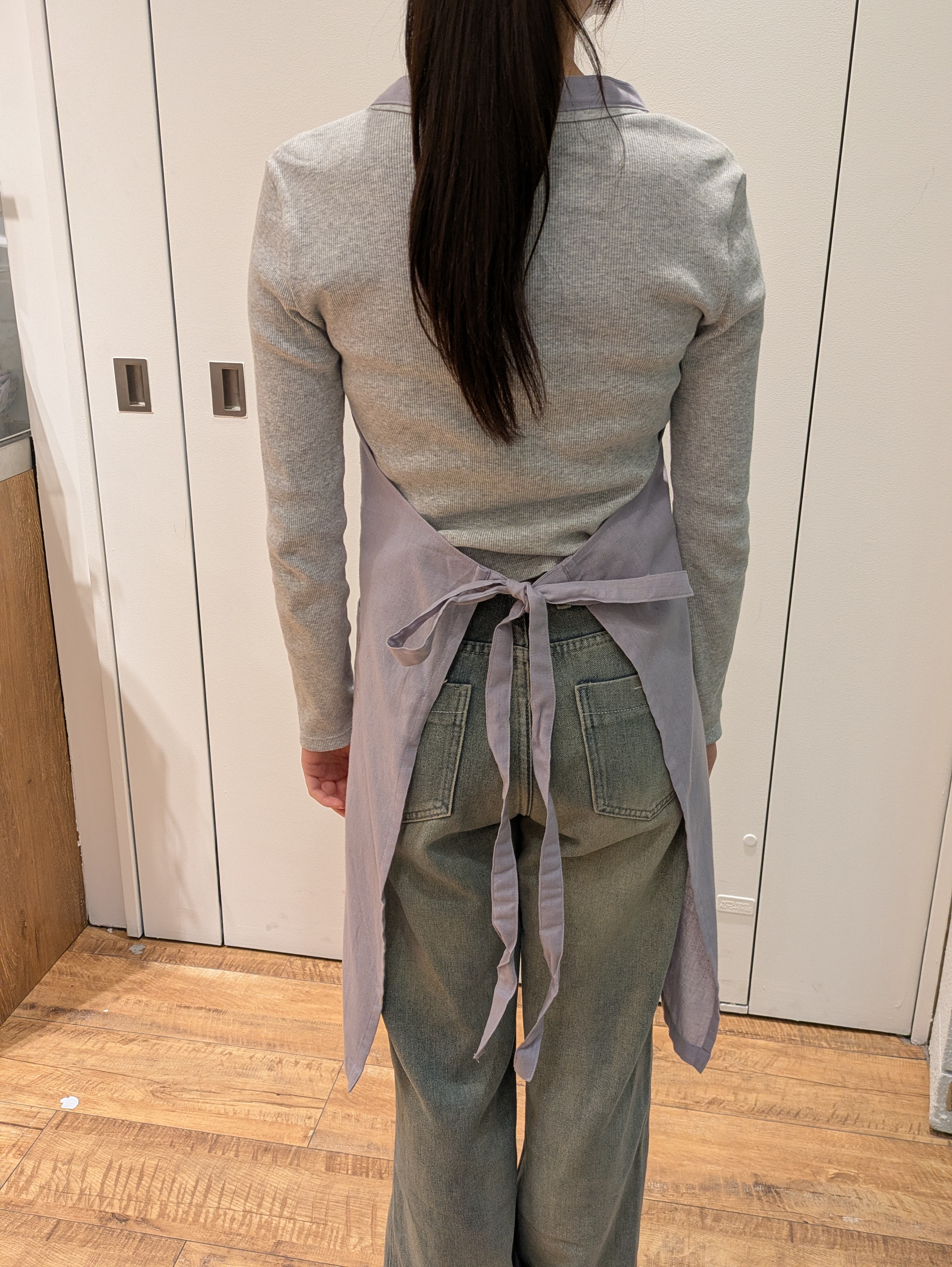 eのほうさんの「212 KITCHEN STORE｜刺繍フラワー ミモザ フルエプロン LPU ＜212Kオリジナル＞」を使ったコーディネート
