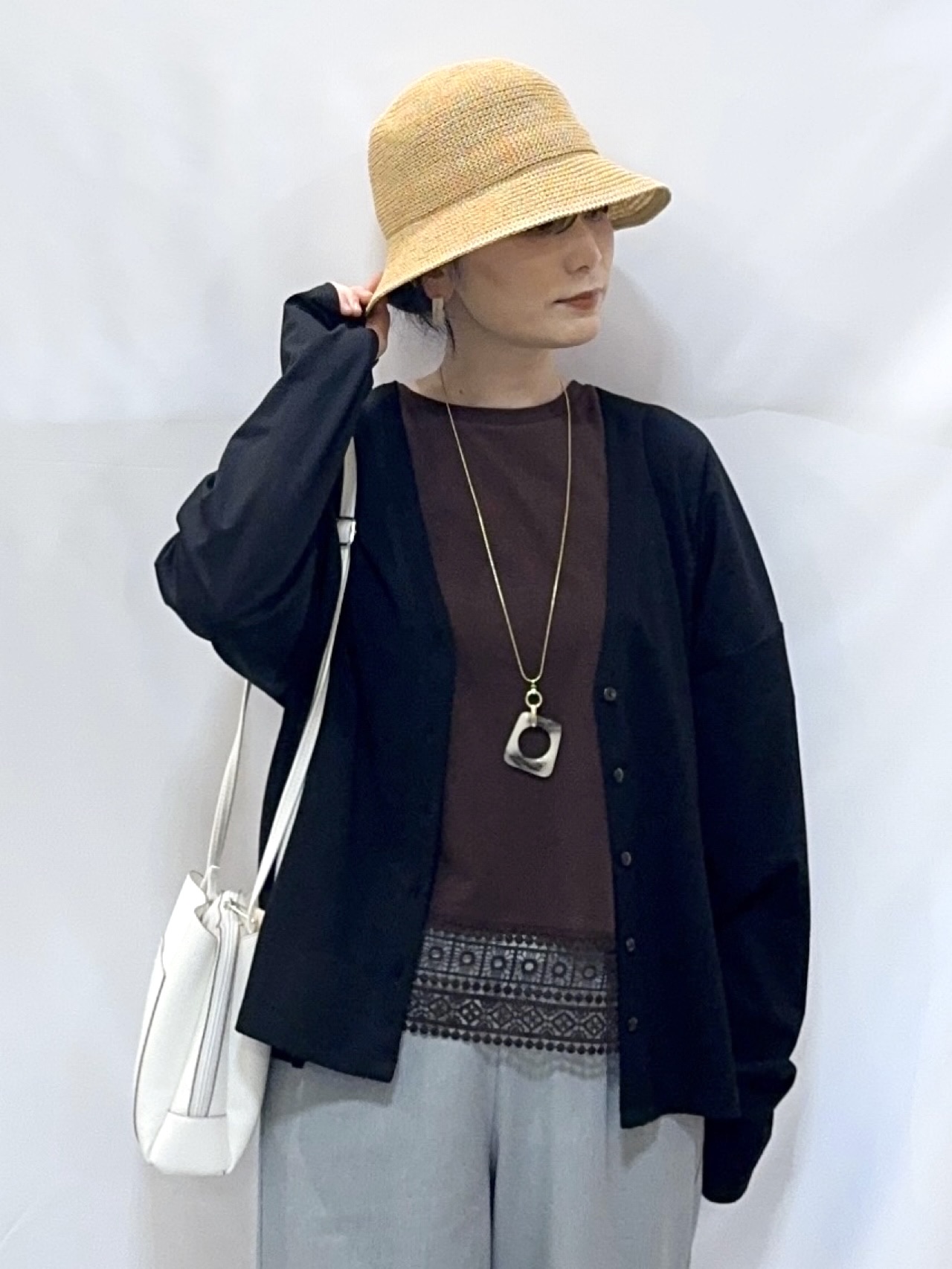 𝐇𝐢𝐫𝐨𝐦𝐢さんの「SHOO･LA･RUE｜【洗濯機可/体型カバー/S-LL】レース使いがポイント デザインTシャツ」を使ったコーディネート