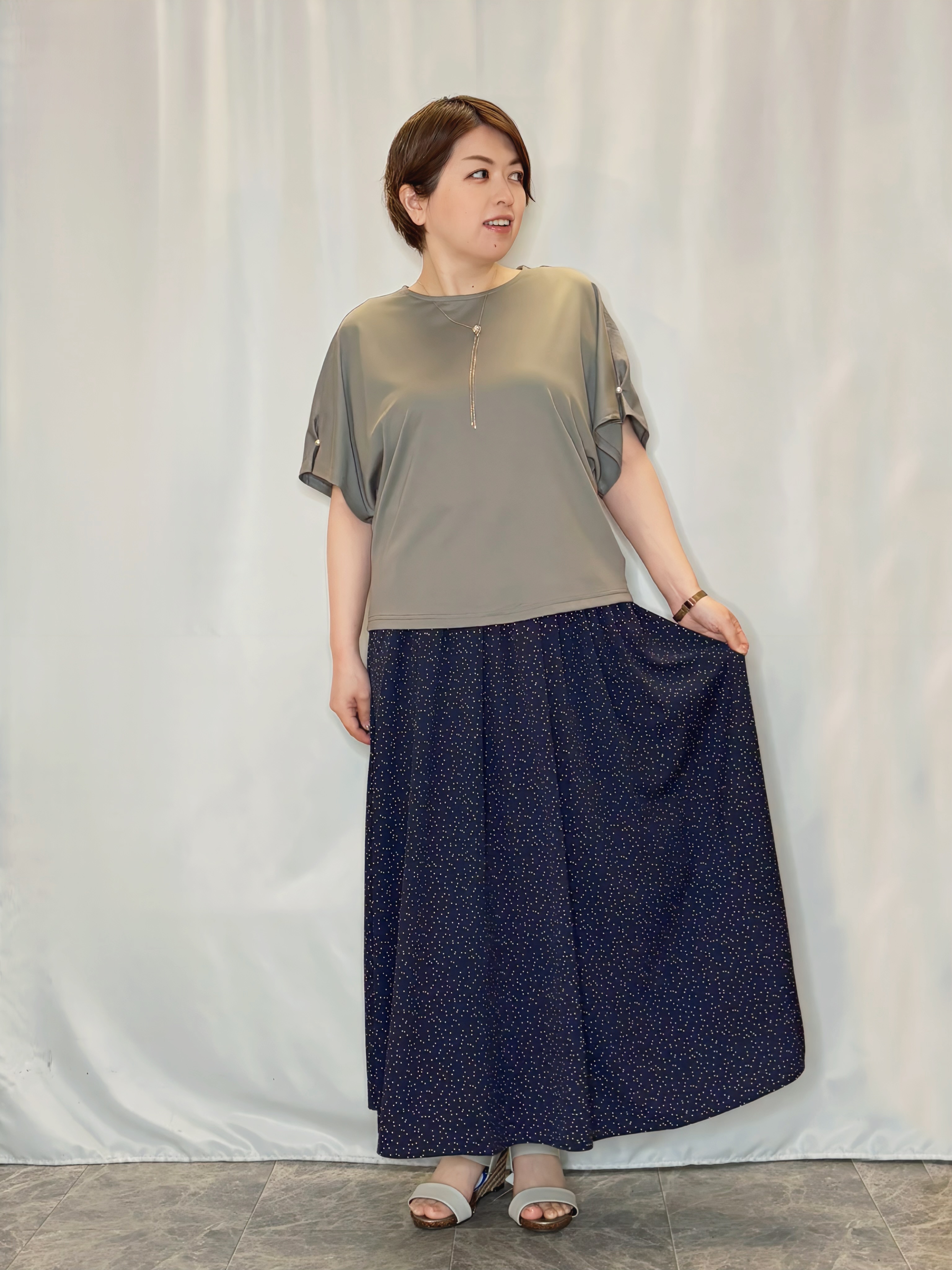 たみさんの「SHOO･LA･RUE｜【洗濯機可/S-LL】フェイクパールがアクセント お袖タックドルマンブラウス」を使ったコーディネート