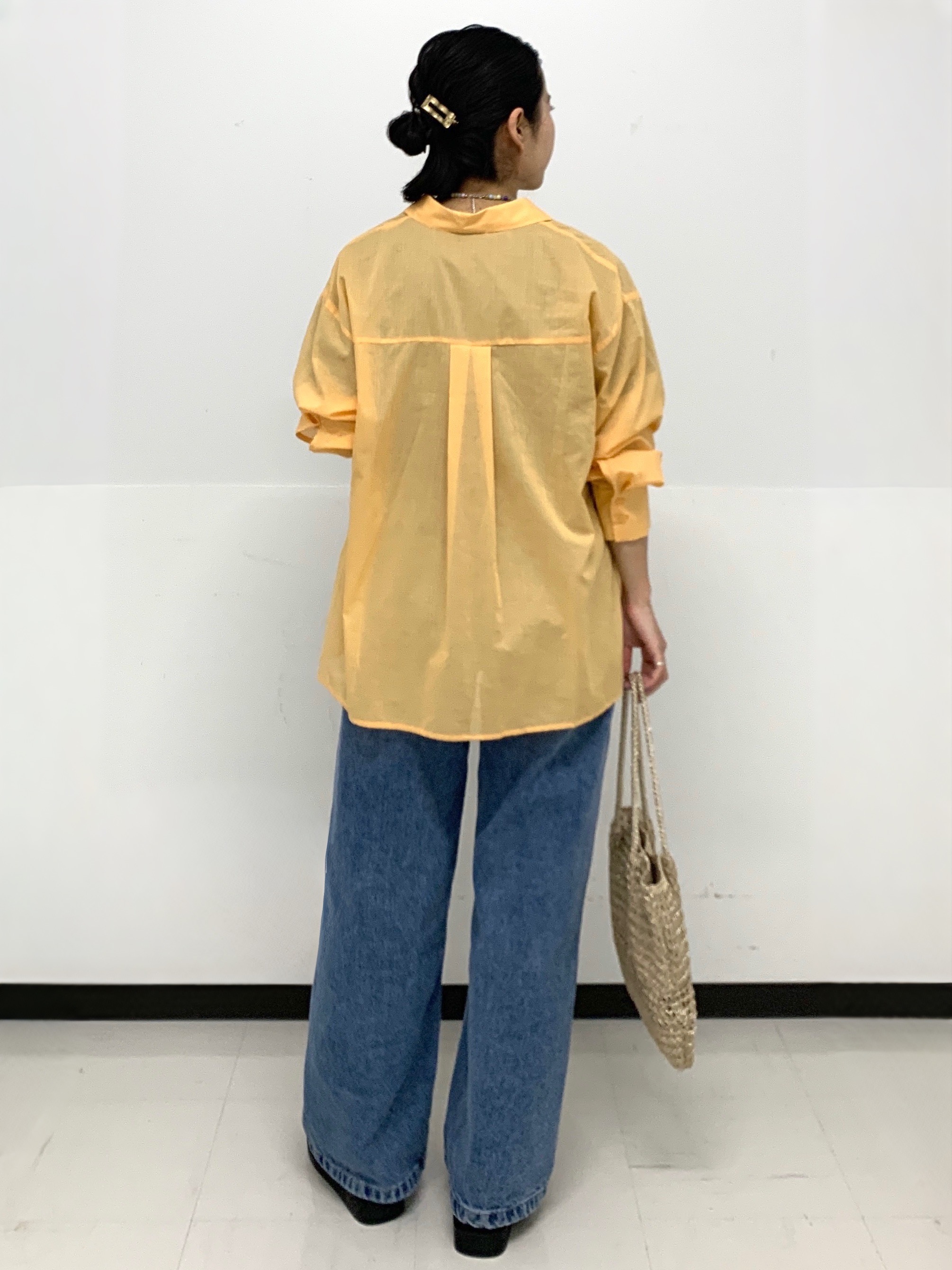 づっきーさんの「OPAQUE.CLIP｜シアーローンシャツ【洗濯機OK】」を使ったコーディネート