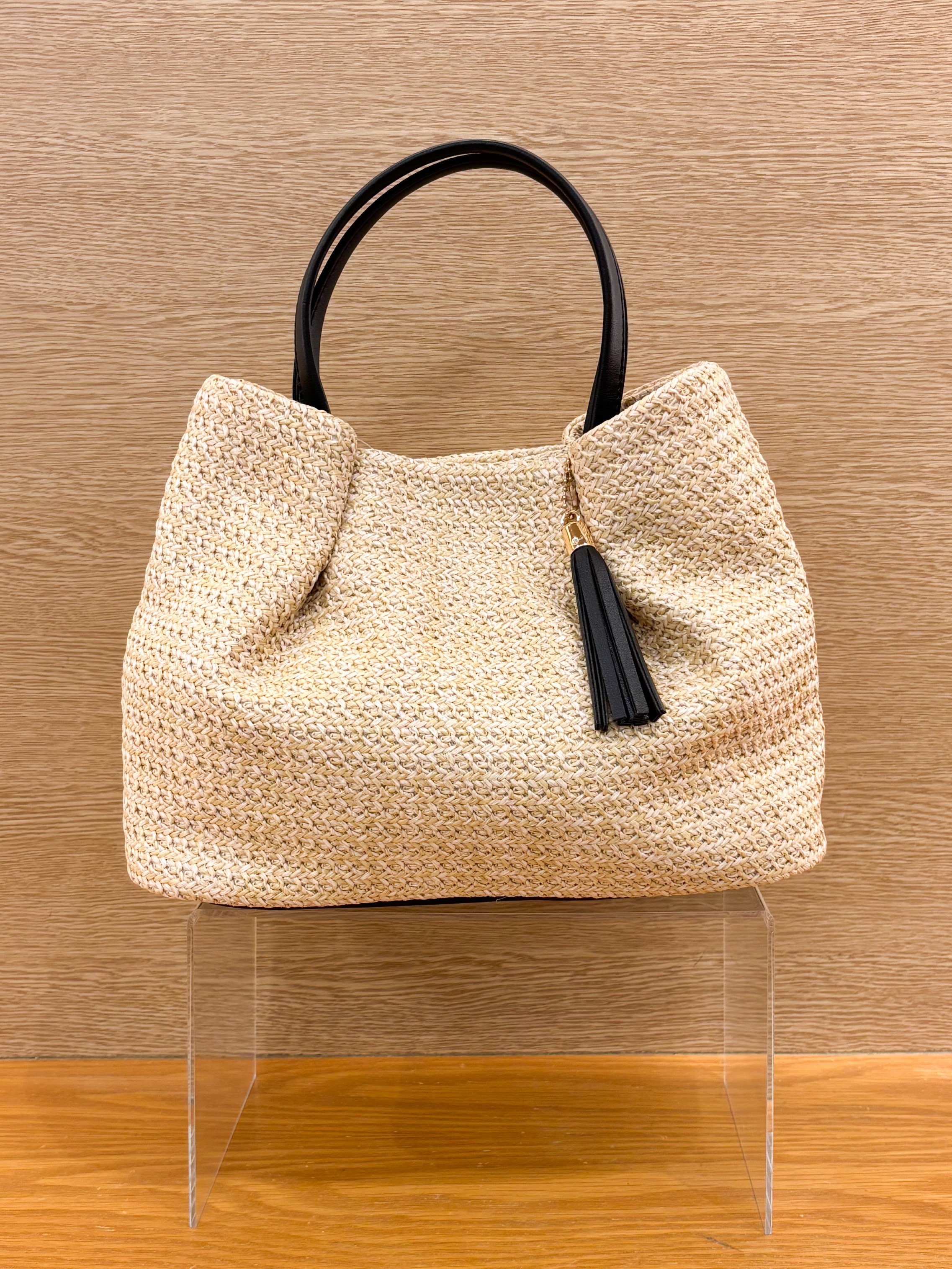 yukariさんの「grove｜【貴島明日香さん着用/体型カバー】ON・OFF使えるスモッキングタックブラウス」を使ったコーディネート