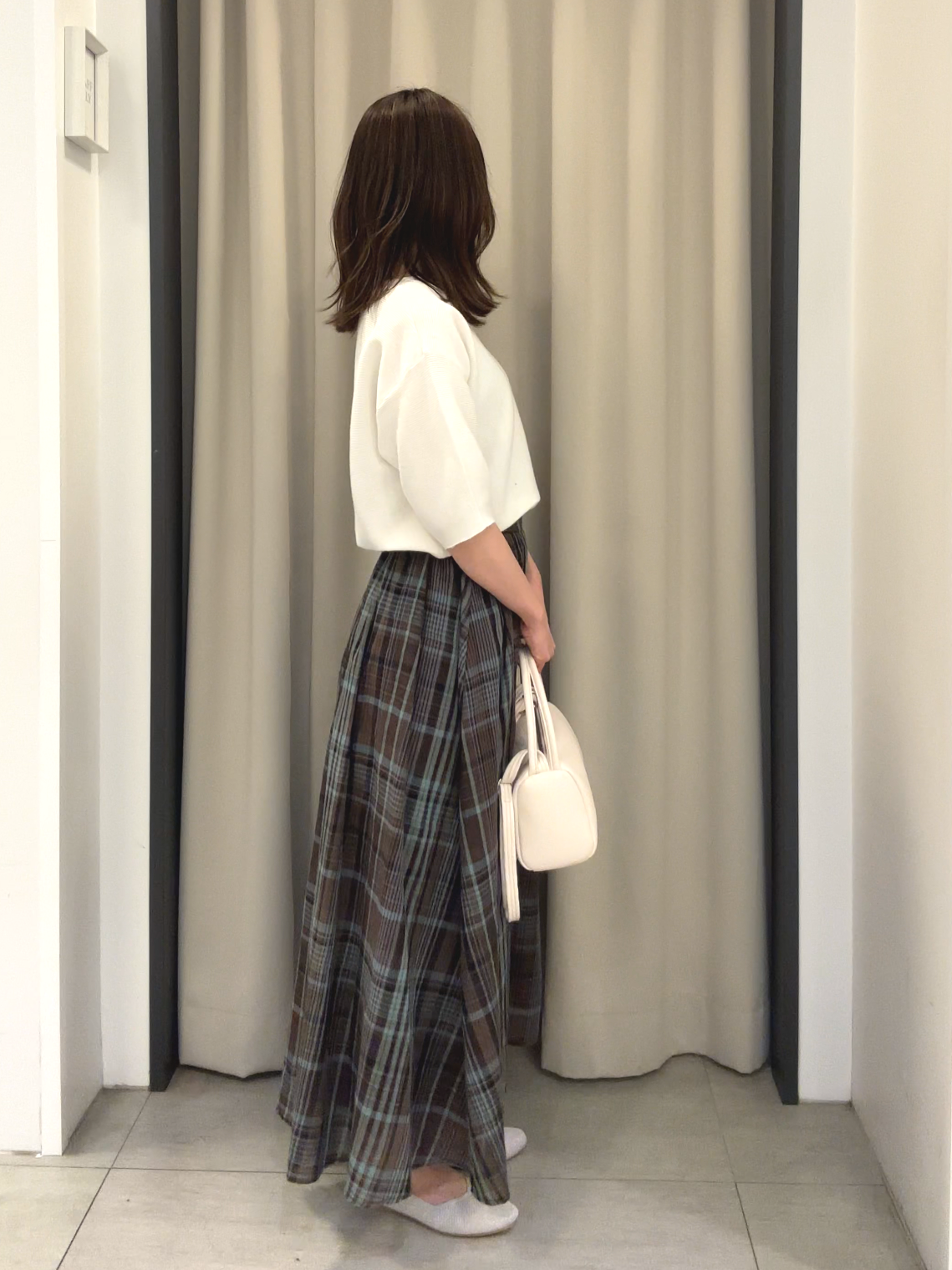 Nao さんの「grove｜【洗濯機OK】レイヤードにもおすすめ、軽やかクロップドニット」を使ったコーディネート