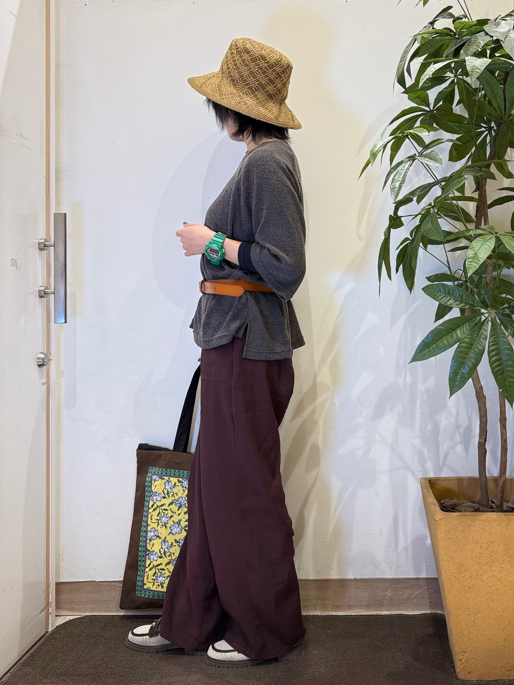 misakiさんの「SHOO･LA･RUE｜【洗濯機可/S-LL】大きめポケットが目を引く さらさらイージーワイドベイカーパンツ」を使ったコーディネート