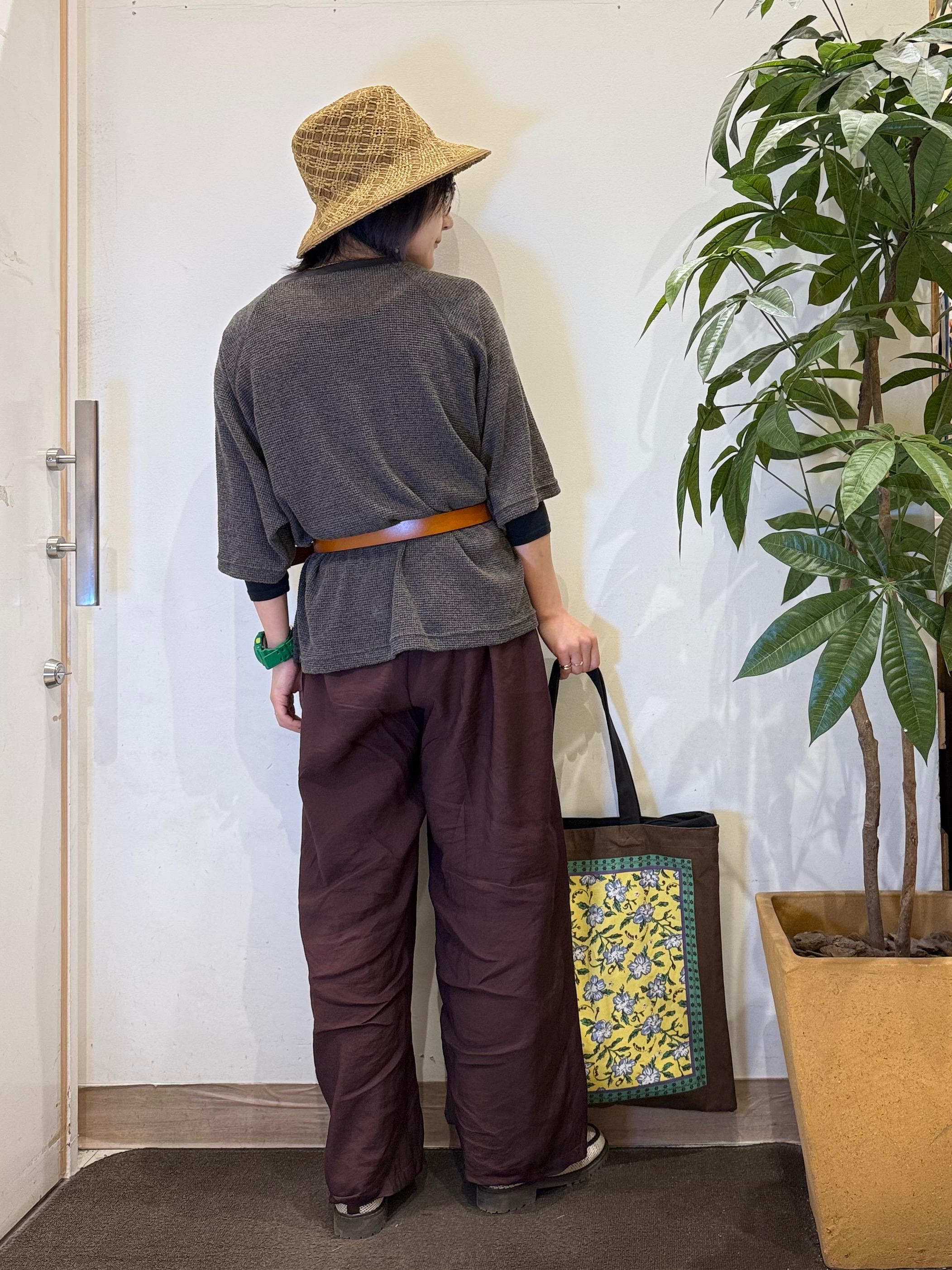misakiさんの「SHOO･LA･RUE｜【洗濯機可/S-LL】大きめポケットが目を引く さらさらイージーワイドベイカーパンツ」を使ったコーディネート