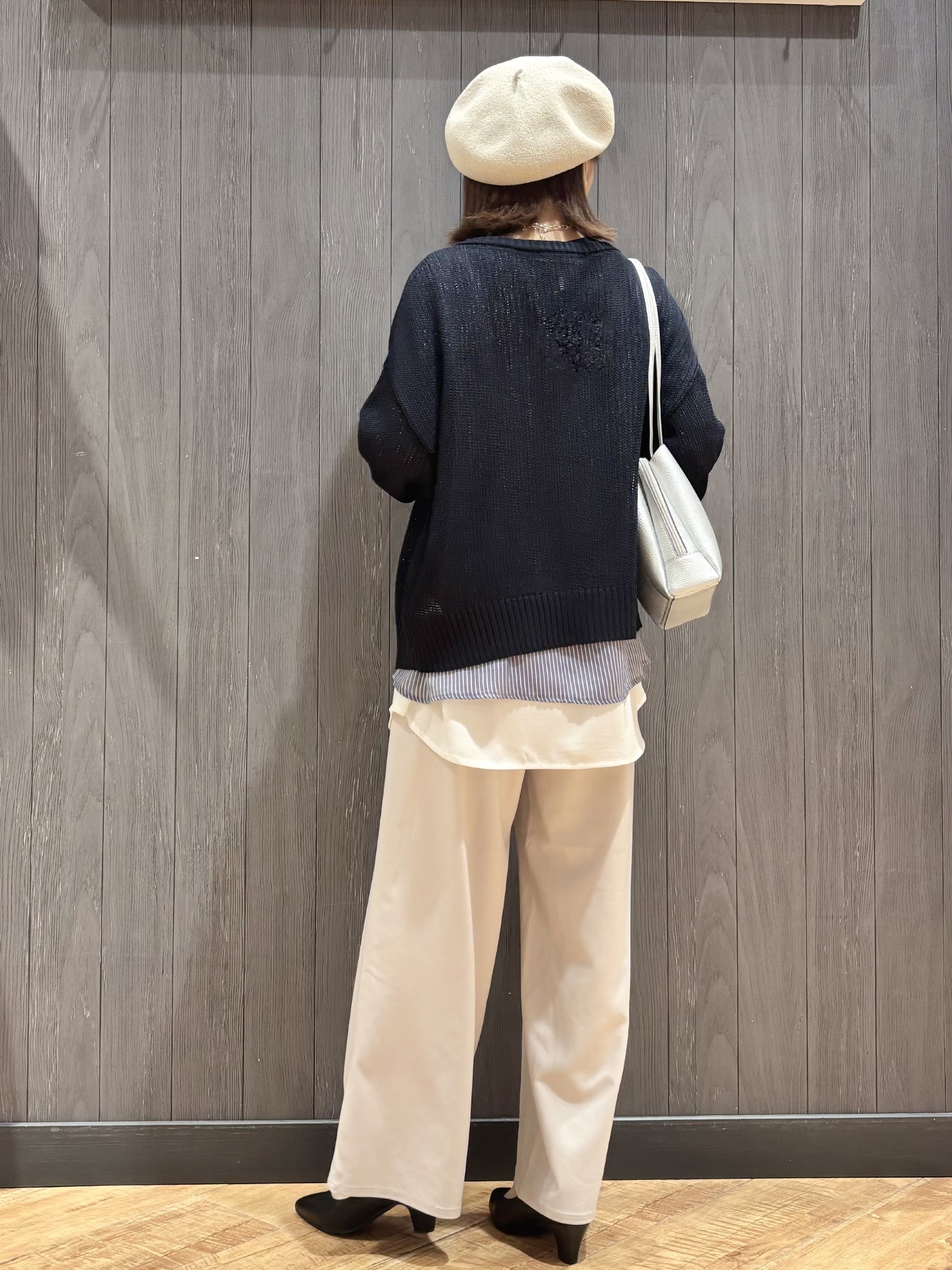 meiさんの「SHOO･LA･RUE｜【洗濯機可/S-LL】キーネックでお顔周りすっきり ざっくり編みカーディガン」を使ったコーディネート