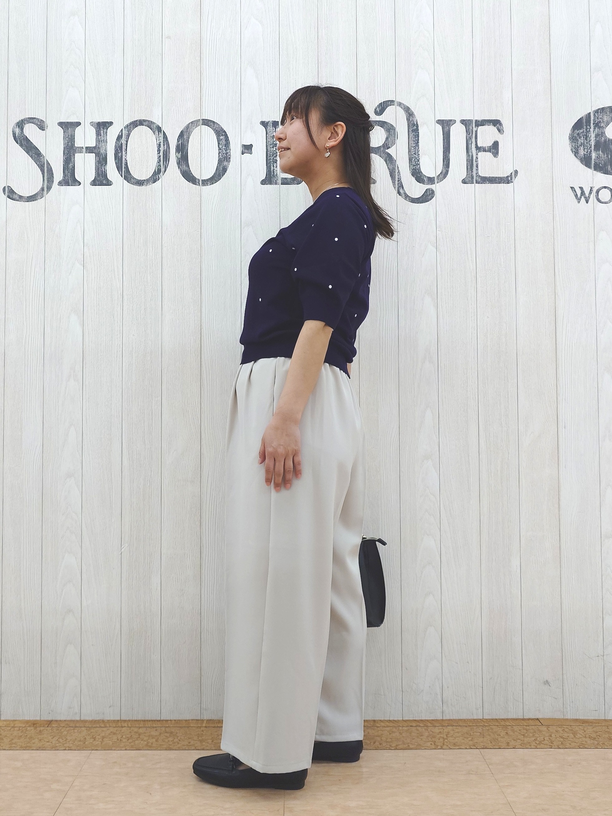 とろろさんの「SHOO･LA･RUE｜【S-LL/二の腕カバー】品よく隠せる ドット刺繍5分袖ニット」を使ったコーディネート
