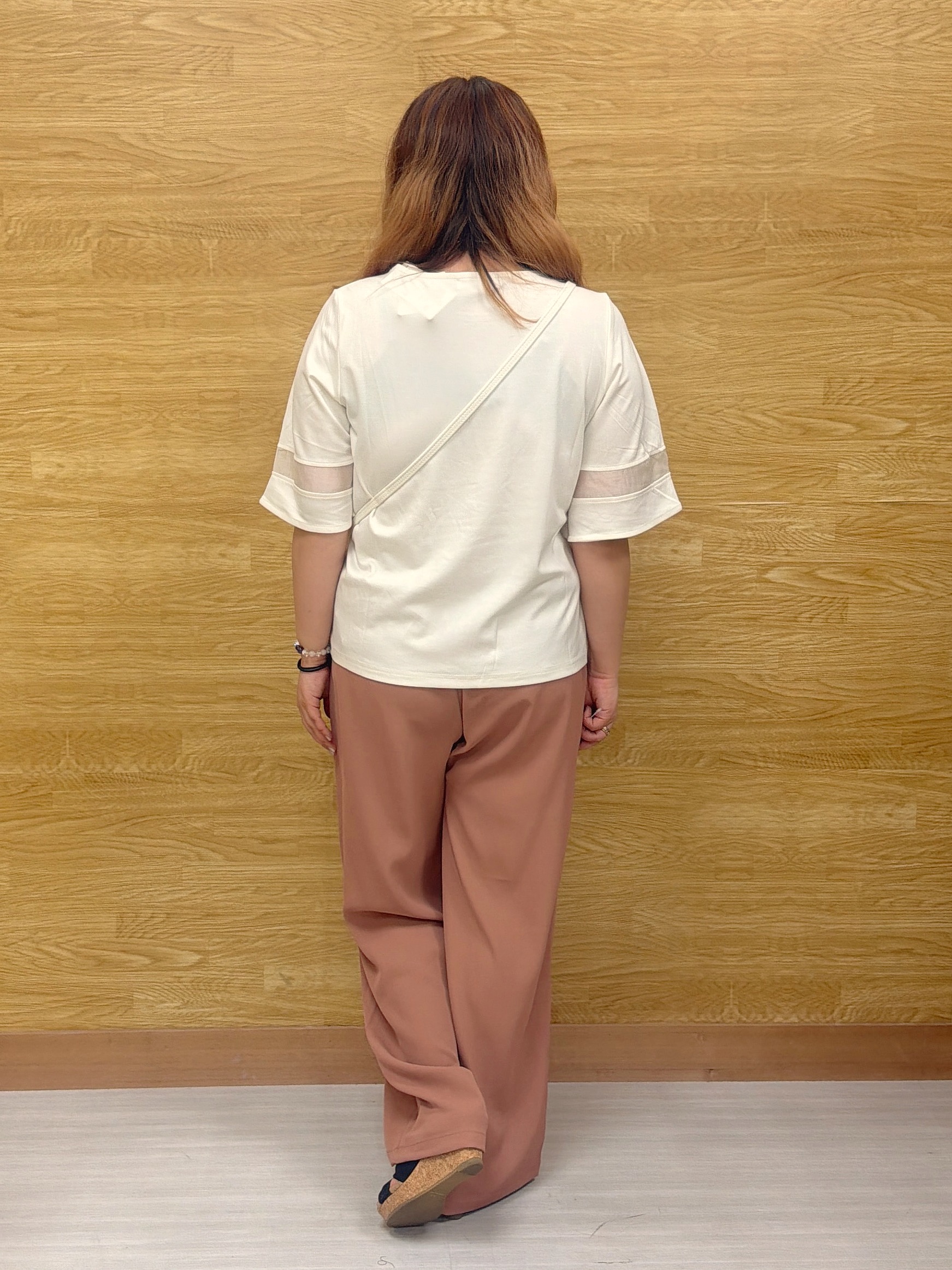 ぁむさんの「SHOO･LA･RUE｜【洗濯機後しわになりにくい/S-LL】お袖のシアーで抜け感プラス 二の腕隠せるフレアスリーブトップス」を使ったコーディネート