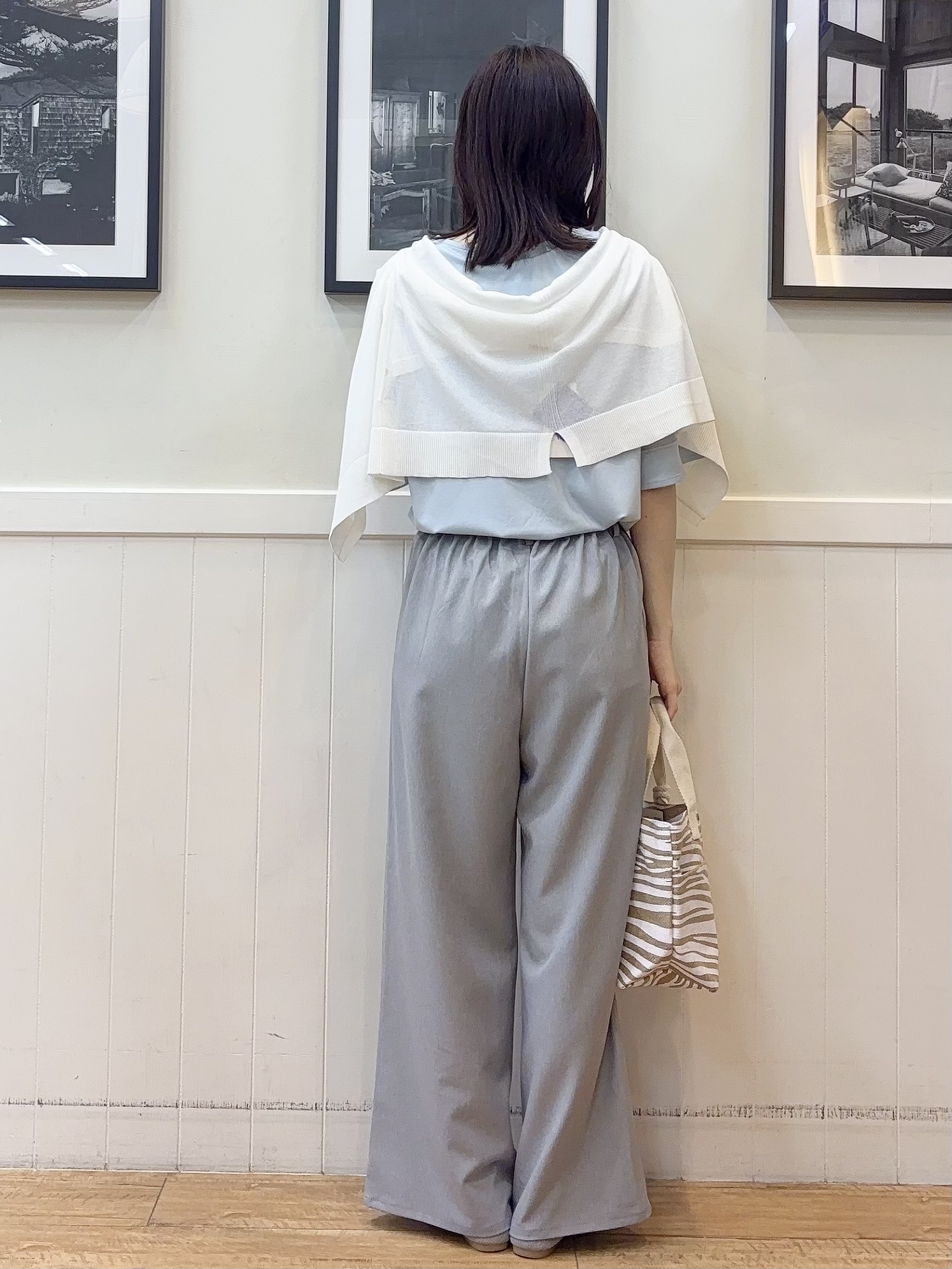 えぬさんの「SHOO･LA･RUE｜【洗濯機後しわになりにくい/S-LL】お袖のシアーで抜け感プラス 二の腕隠せるフレアスリーブトップス」を使ったコーディネート
