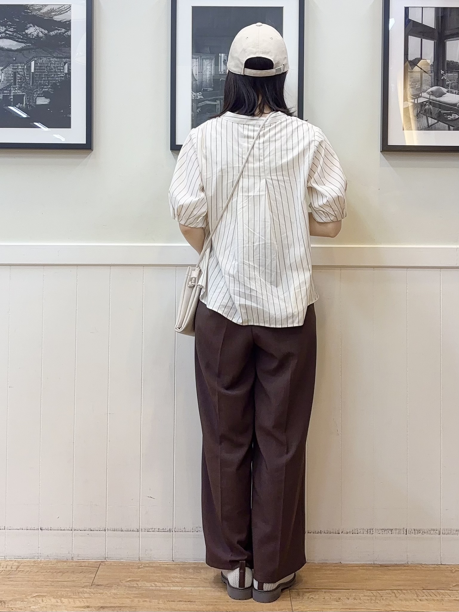 えぬさんの「SHOO･LA･RUE｜【高レビュー/洗濯後しわになりにくい/インせず着られる】自然に体型カバー 麻調ペプラムブラウス」を使ったコーディネート